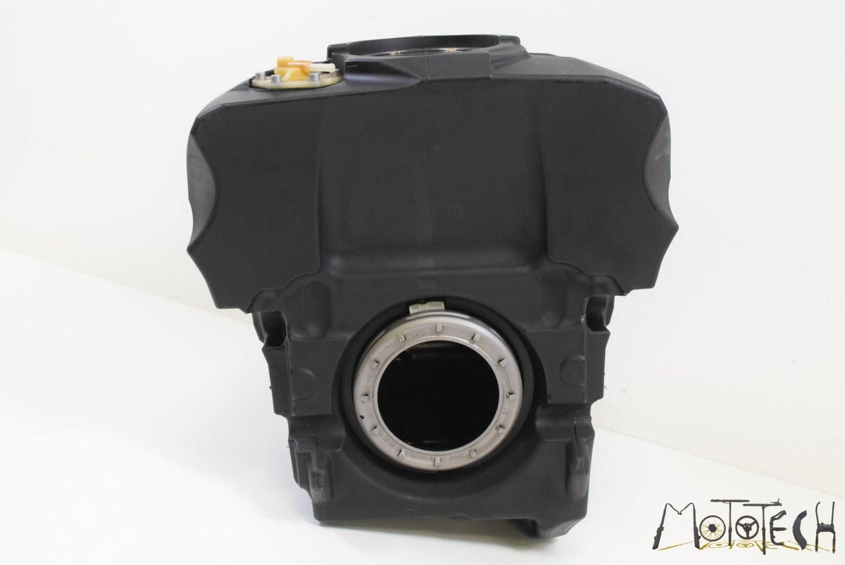 2006 BMW K1200S K1200 S K40 Fuel Gas Petrol Tank Reservoir 16117675404 {{ shop.shopifyCountryName }} - Mototech271
