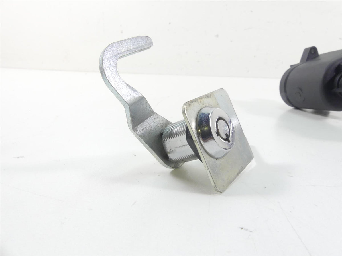 2013 Harley Touring FLHTP Electra Glide Ignition Switch Key Lock Set 71572-06 {{ shop.shopifyCountryName }} - Mototech271