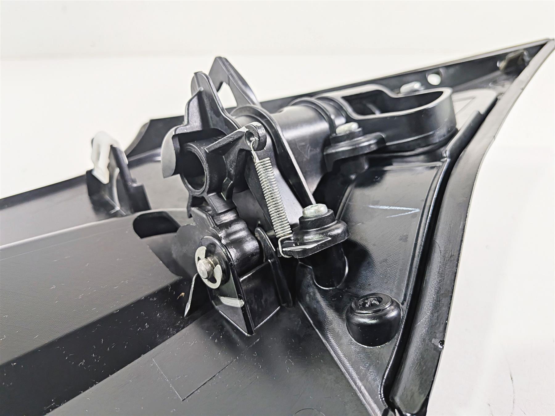 2020 Harley Touring FLTRK Road Glide Air Vent Duct Upper Fairing -Read 29200042 {{ shop.shopifyCountryName }} - Mototech271