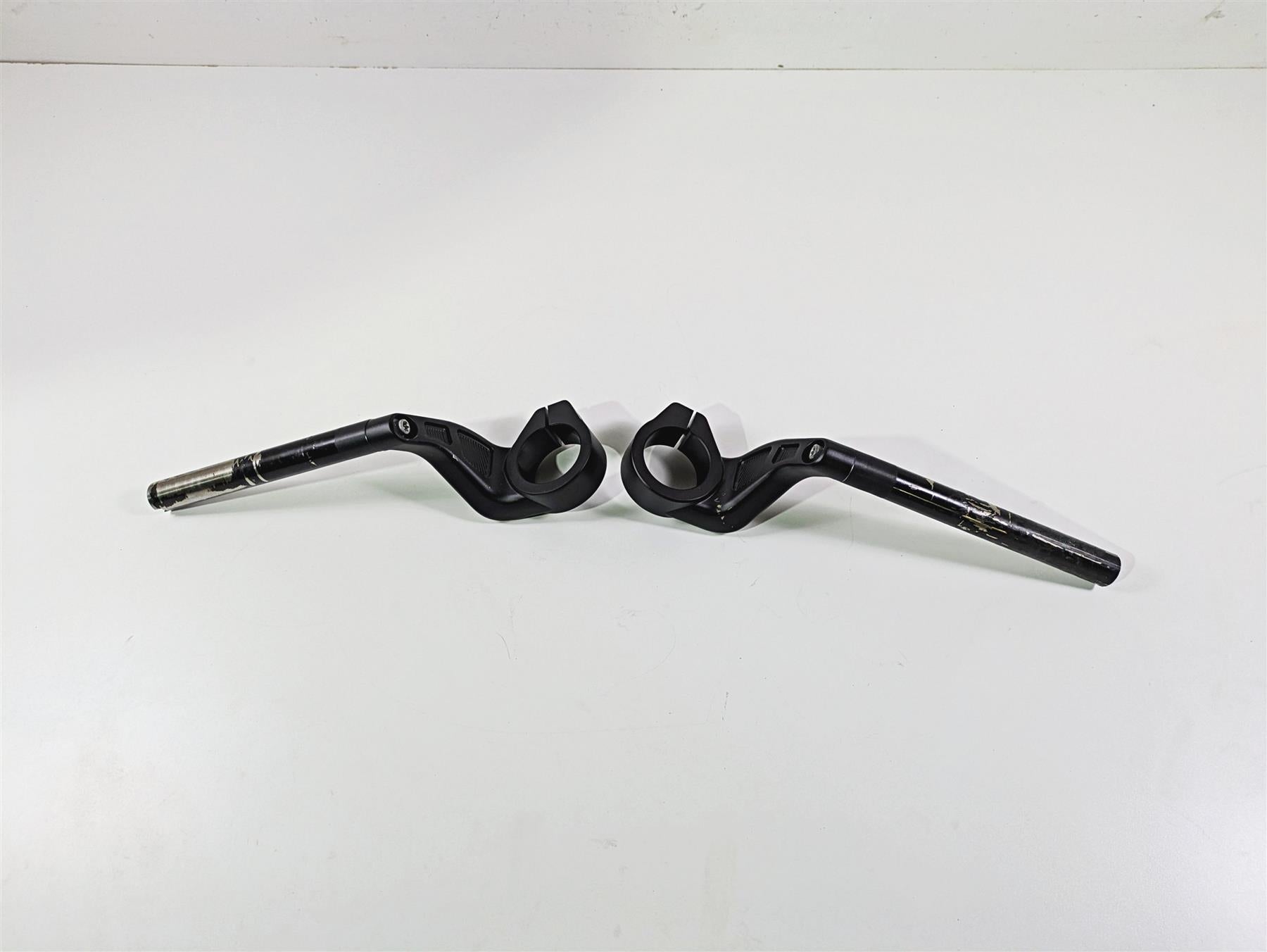 2019 Harley Softail FXDR 114 Clip On Left Right Handlebar Set 55900132 55900131 {{ shop.shopifyCountryName }} - Mototech271