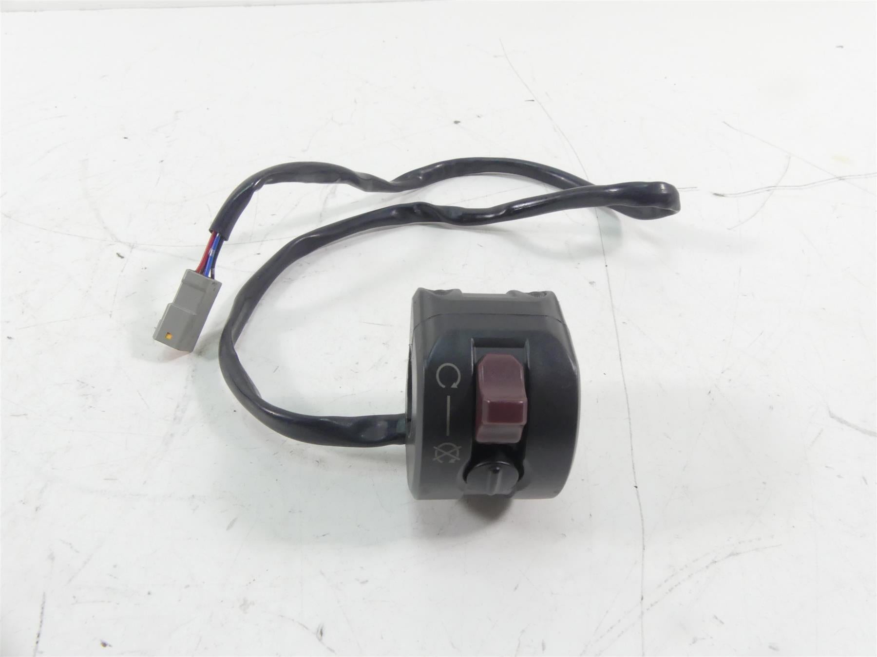 2015 Ducati Diavel Carbon Red Right Hand Start Stop Control Switch 65010141A {{ shop.shopifyCountryName }} - Mototech271