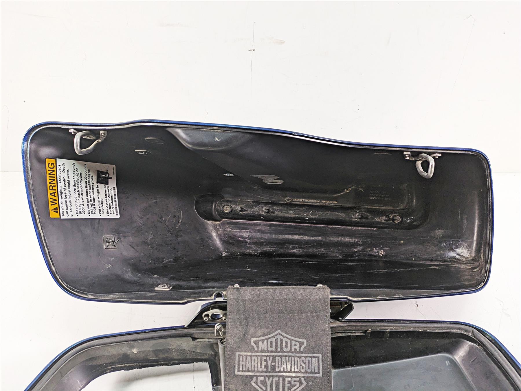 2014 Harley Touring FLHTK Electra Glide Left Saddle Bag Saddlebag 90200414 {{ shop.shopifyCountryName }} - Mototech271
