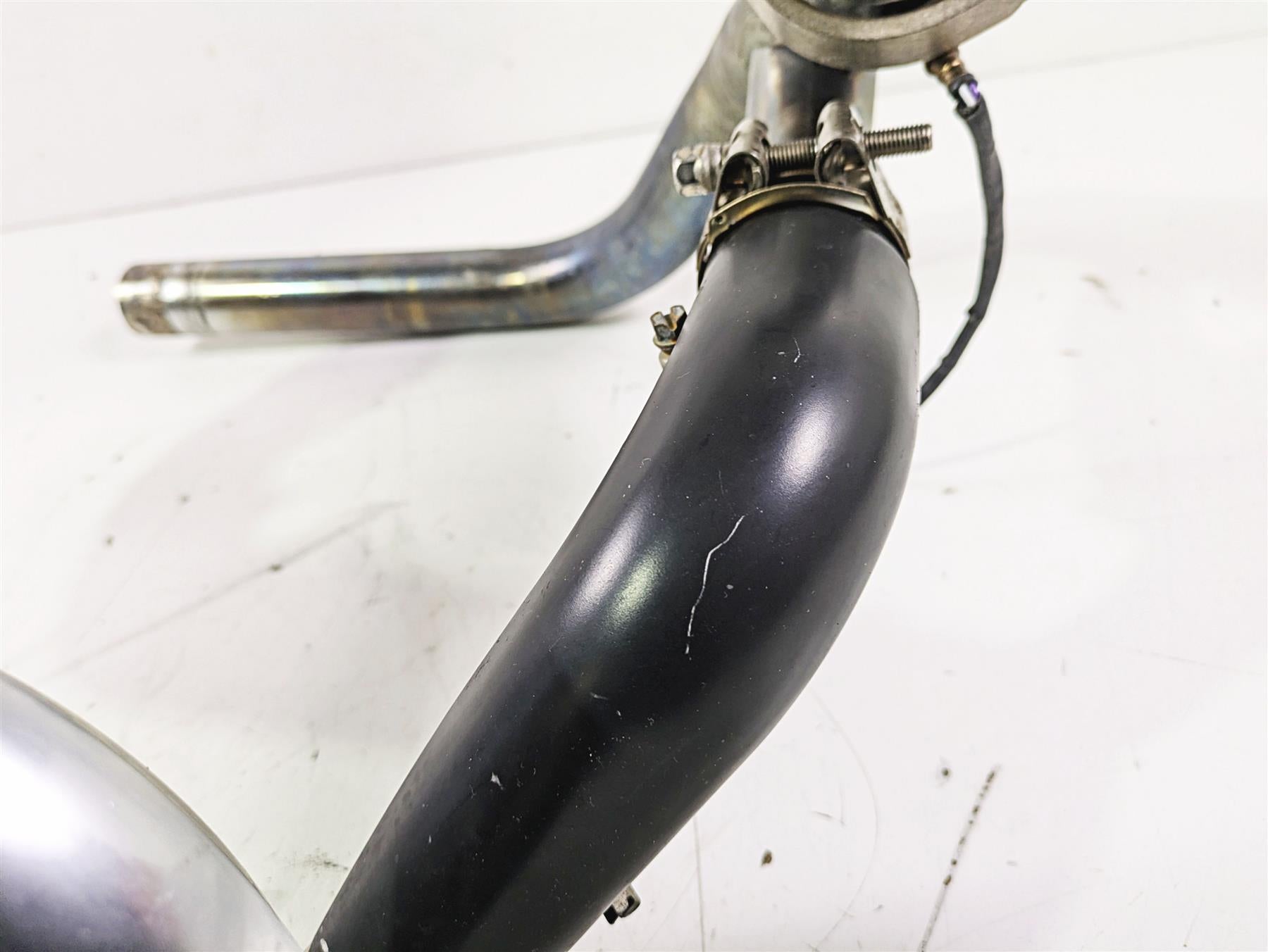 2012 Harley VRSCF Muscle V Rod Stock Exhaust Header Manifold Set 65600071 {{ shop.shopifyCountryName }} - Mototech271