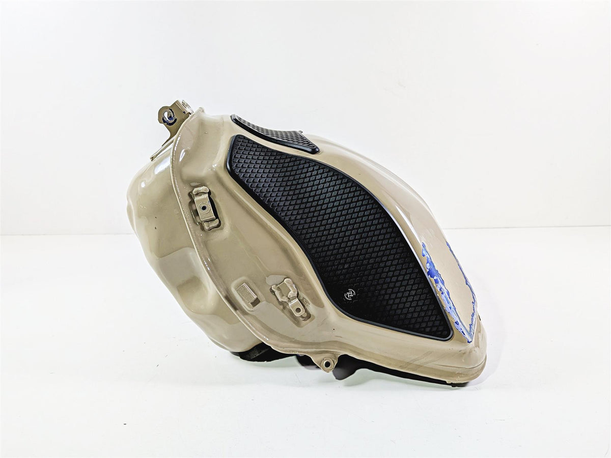 2016 Yamaha YZF R1 RN32 Fuel Gas Petrol Tank 2CR-YK241-00-P4 2CR-24110-00-P3 {{ shop.shopifyCountryName }} - Mototech271