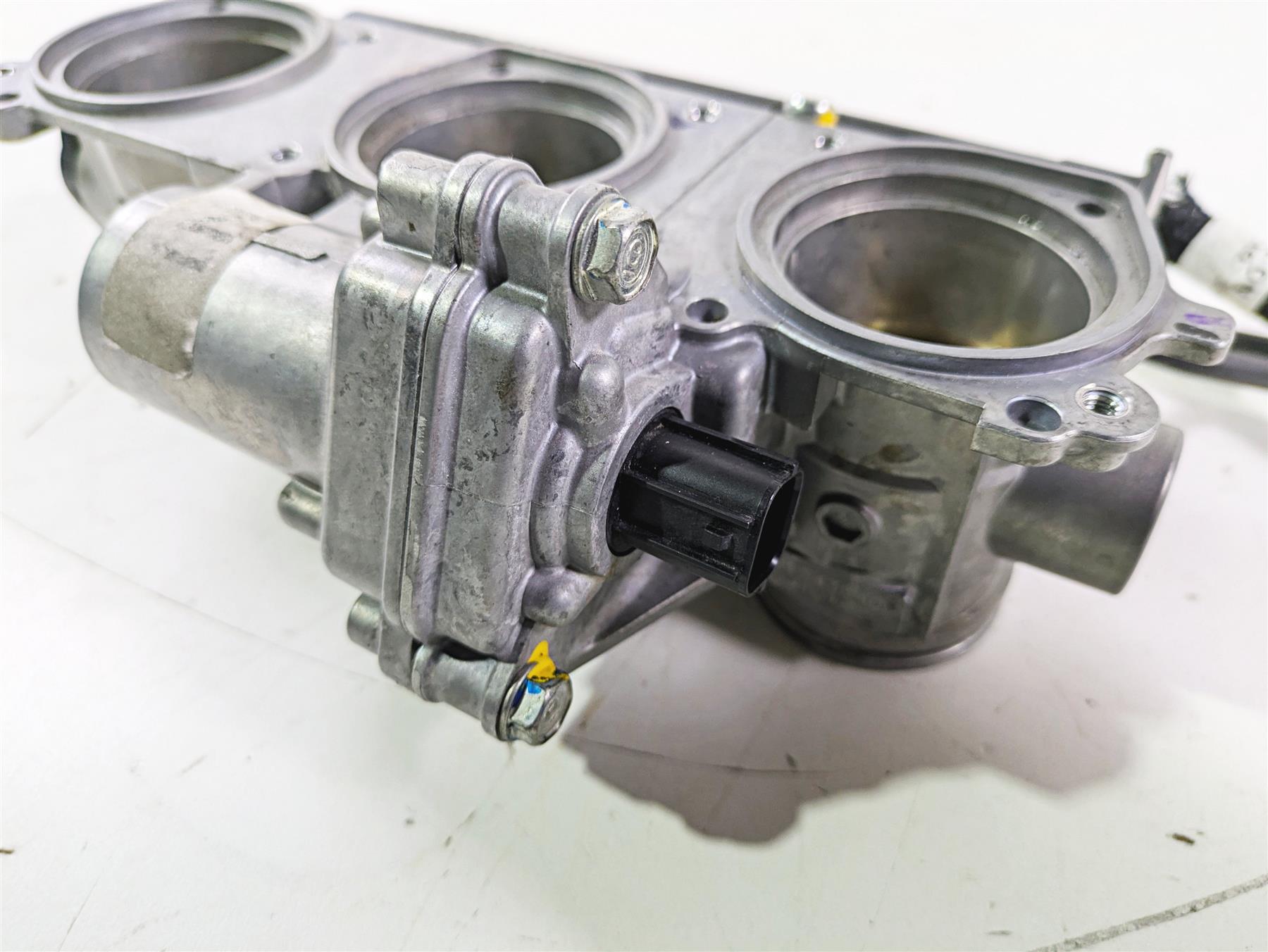 2019 Triumph Speed Triple RS 1050 Keihin Throttle Body Bodies T1243540 {{ shop.shopifyCountryName }} - Mototech271
