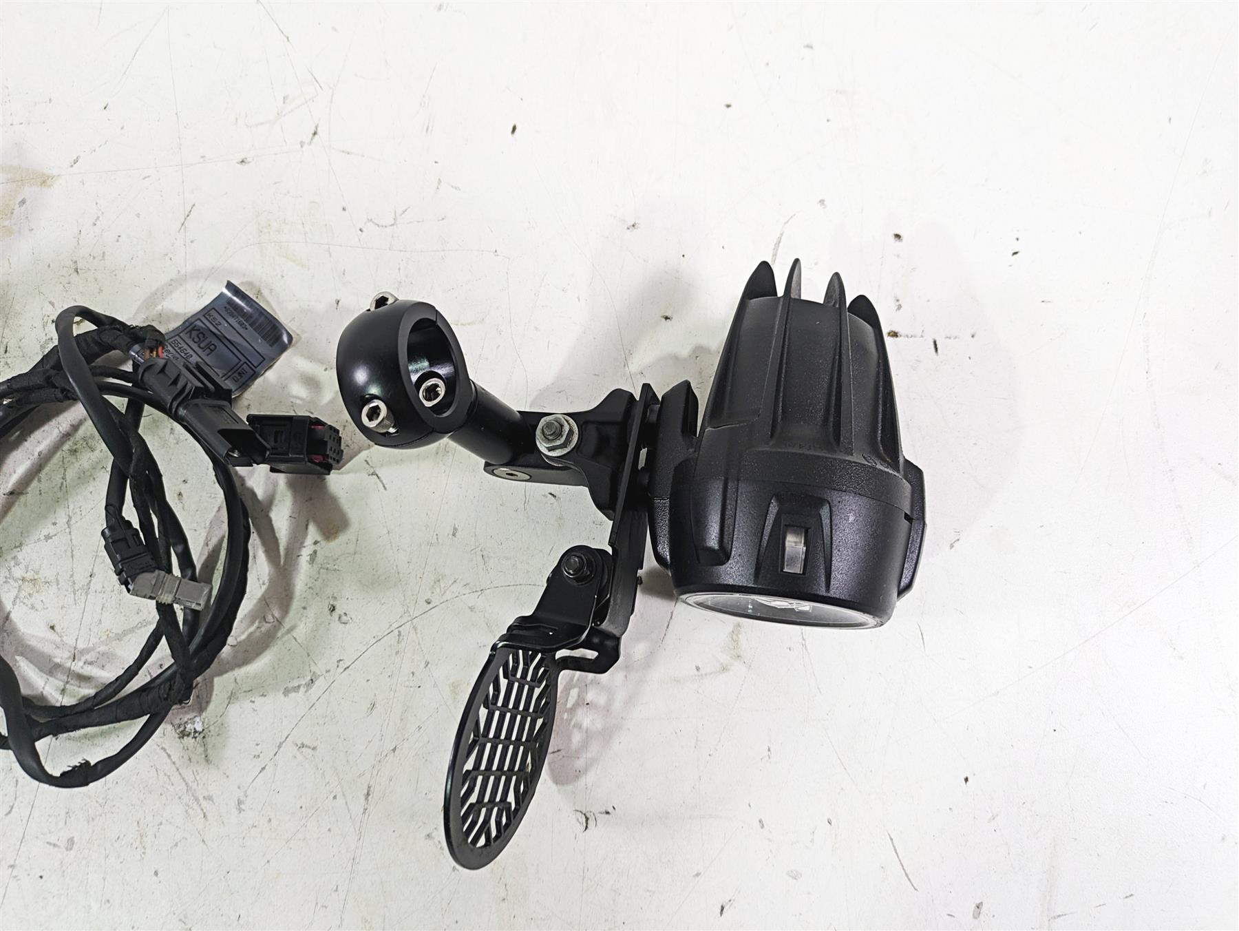2022 BMW R1250 RT K052 Led Front Fog Spot Light Lamp Set -READ 63179457322 {{ shop.shopifyCountryName }} - Mototech271