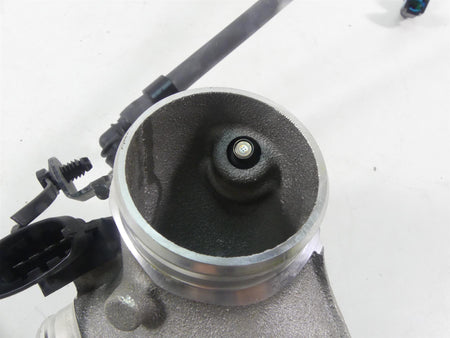 2020 Indian Roadmaster Throttle Body Fuel Injectors & Intake Manifold 1204685 {{ shop.shopifyCountryName }} - Mototech271