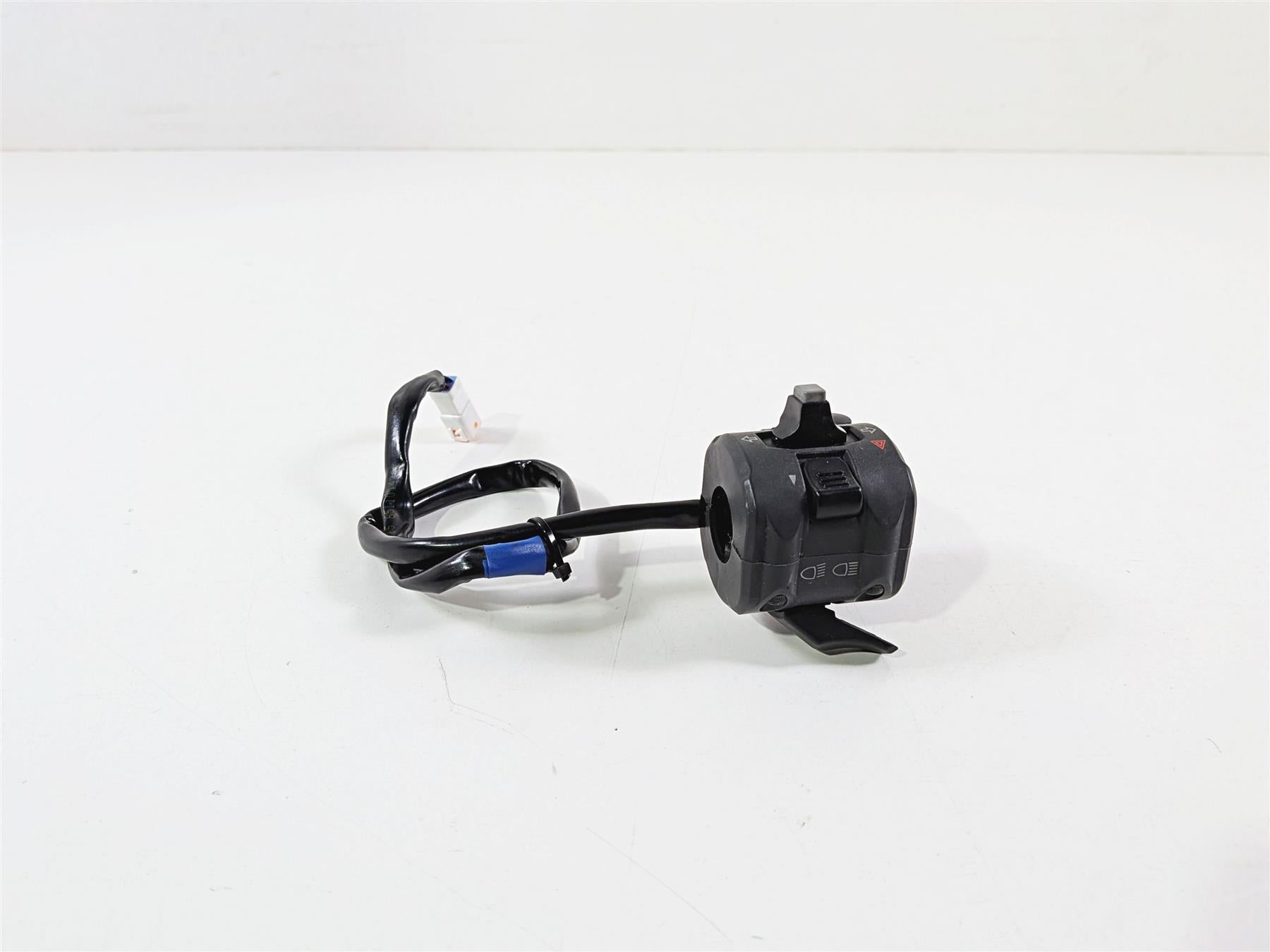 2016 Ducati Hypermotard 939 SP Left Hand Turn Signal Control Switch 65110142A-Mototech271