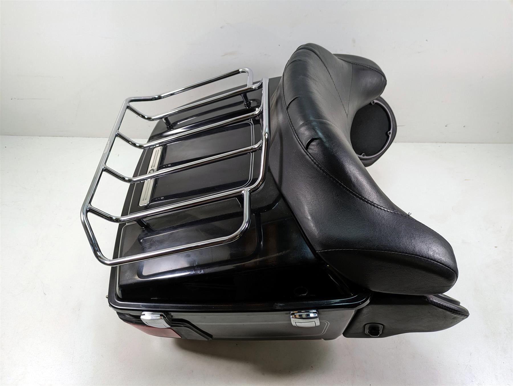 2006 Harley Touring FLHTCUI Electra Glide Vivid Black Silv Stripe Trunk 53128-06 {{ shop.shopifyCountryName }} - Mototech271