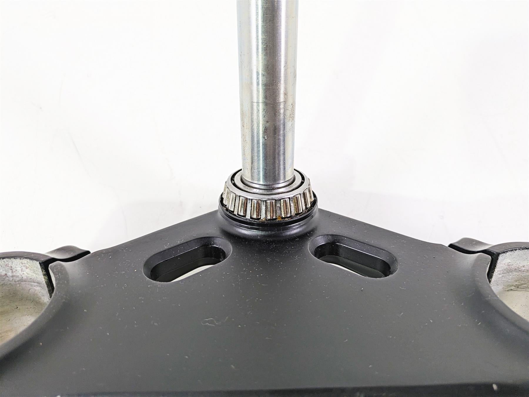 2016 Harley VRSCDX Night Rod Lower Triple Tree Steering Clamp 45900019 {{ shop.shopifyCountryName }} - Mototech271