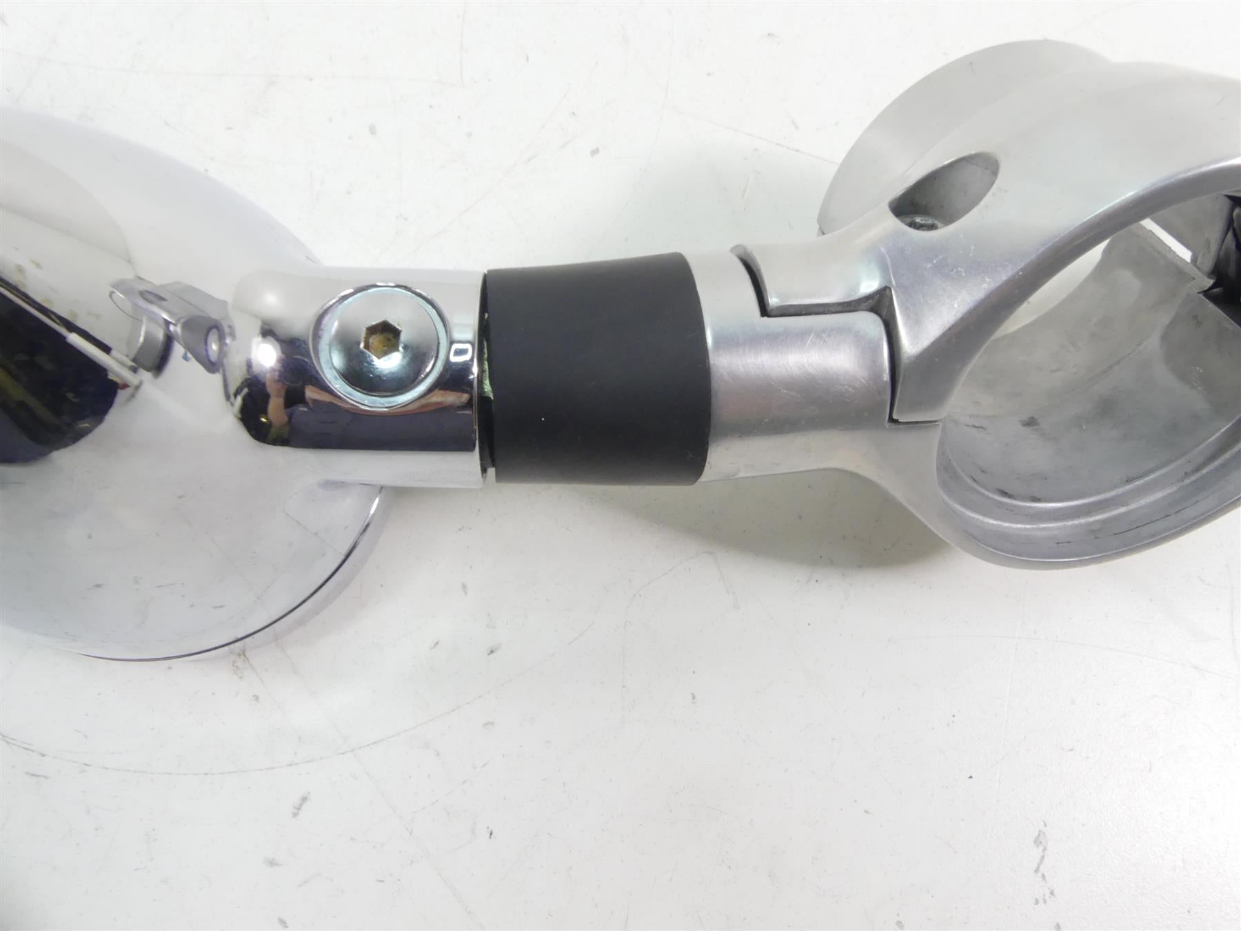 2005 Honda V-Twin VTX1800 S3 Front Blinker Turn Signal & Clamp Set 33450-MCV-N11 {{ shop.shopifyCountryName }} - Mototech271