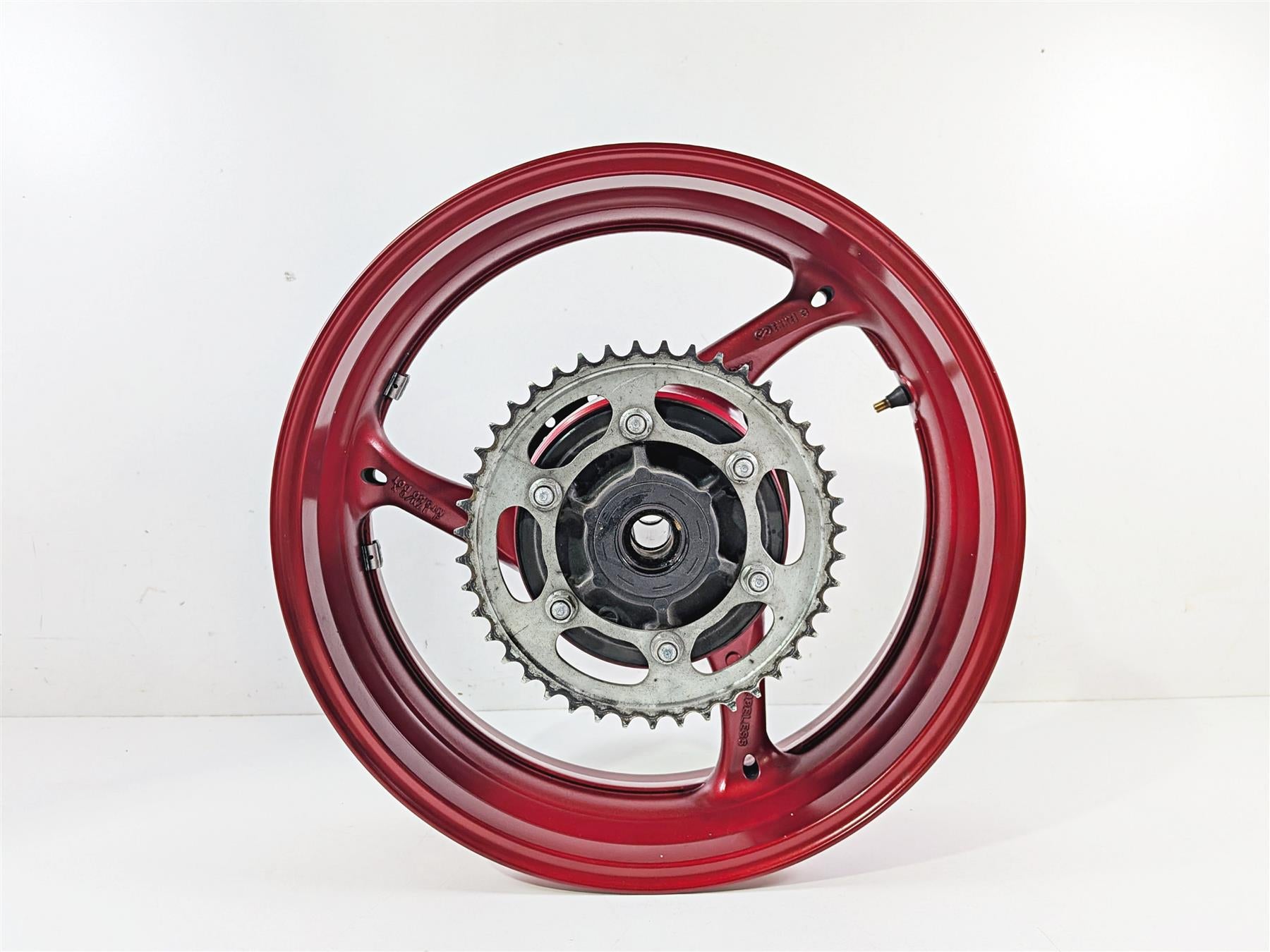2024 Suzuki GSXR600 Straight Rear Wheel Rim Red 17x5.5 64111-14J00 {{ shop.shopifyCountryName }} - Mototech271