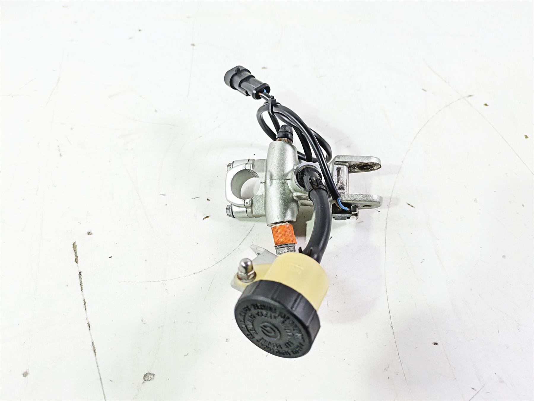 2008 Aprilia RSVR 1000 Factory Brembo Clutch Radial Master Cylinder AP8176193 {{ shop.shopifyCountryName }} - Mototech271