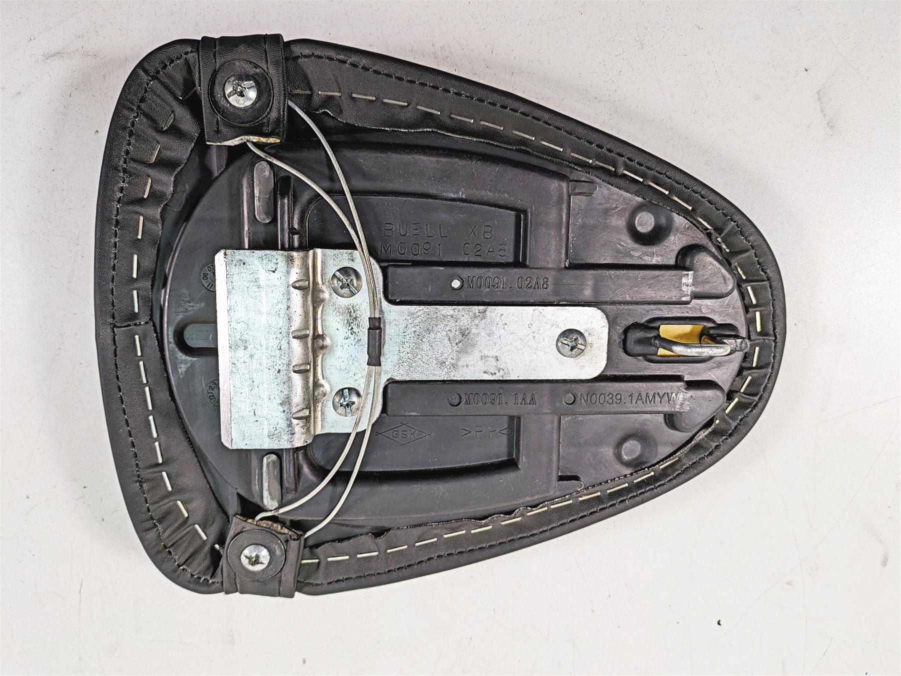 2008 Buell 1125 R Rear Passenger Pillion Seat Saddle M0091.02A8 {{ shop.shopifyCountryName }} - Mototech271
