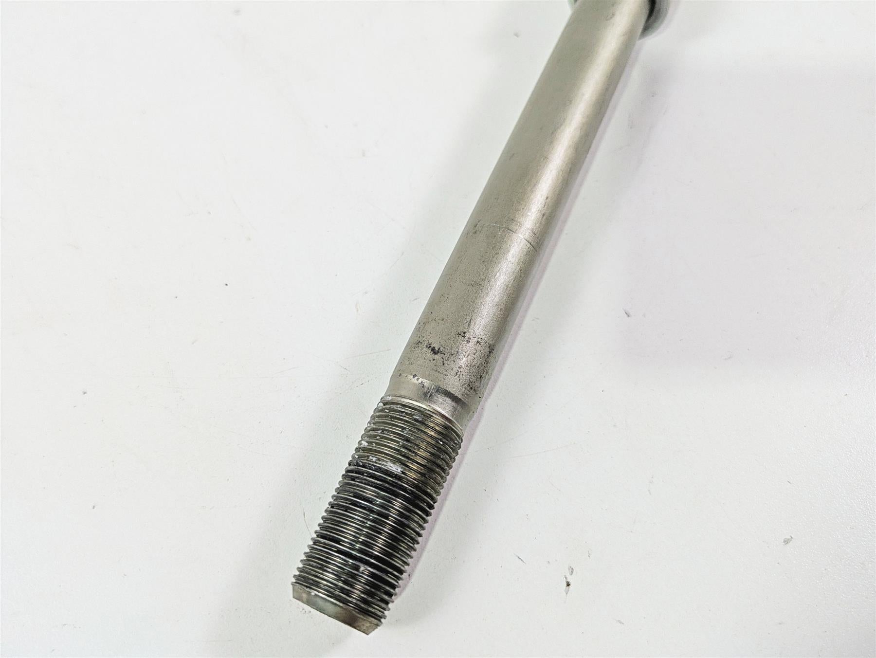 2020 Kawasaki Z900 ZR900 Front Wheel Spindle Axle 20Mm 41068-0618 {{ shop.shopifyCountryName }} - Mototech271