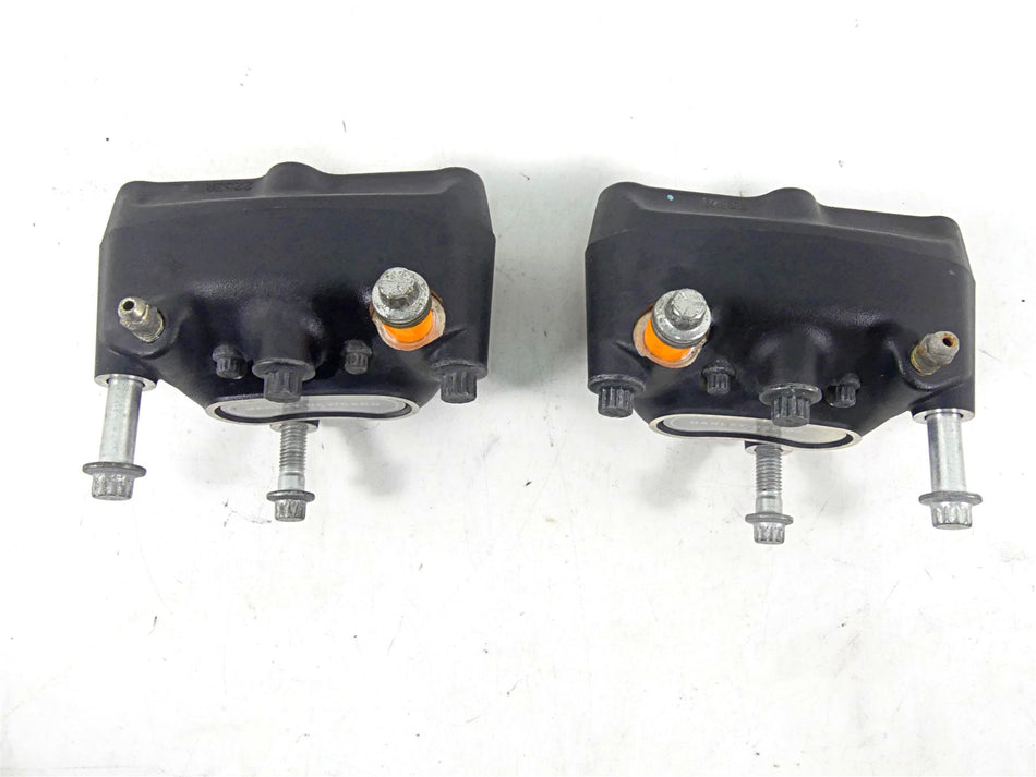 2004 Harley Touring FLHTCUI Electra Glide Front Brake Caliper Set 44023-00C {{ shop.shopifyCountryName }} - Mototech271