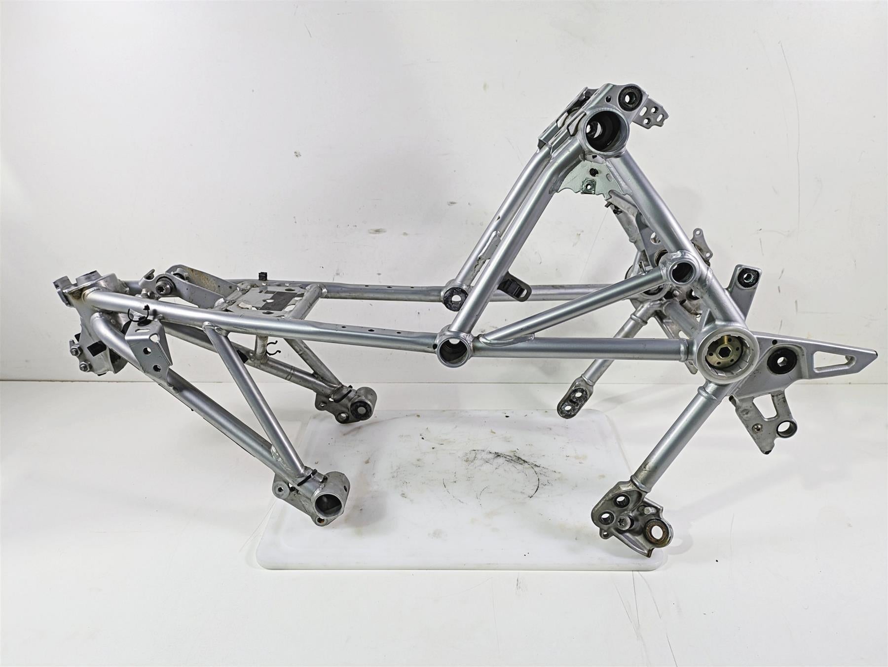 2019 BMW R1250RT K52 Straight Frame Chassis With Salvage Florida Title 46518101229 {{ shop.shopifyCountryName }} - Mototech271