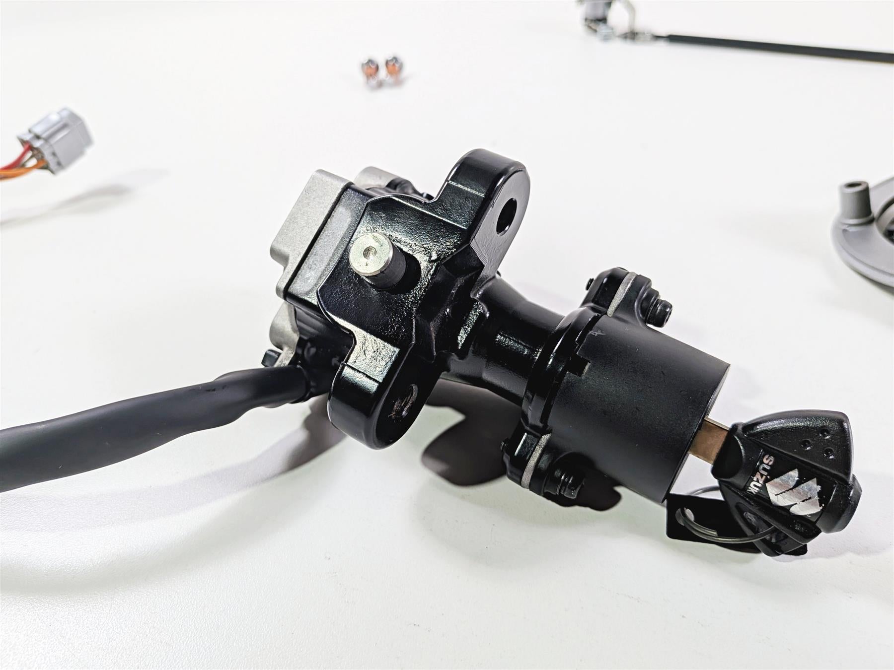 2024 Suzuki GSXR600 Nice Ignition Switch Key Lock Set 2K Only 37101-40822 {{ shop.shopifyCountryName }} - Mototech271
