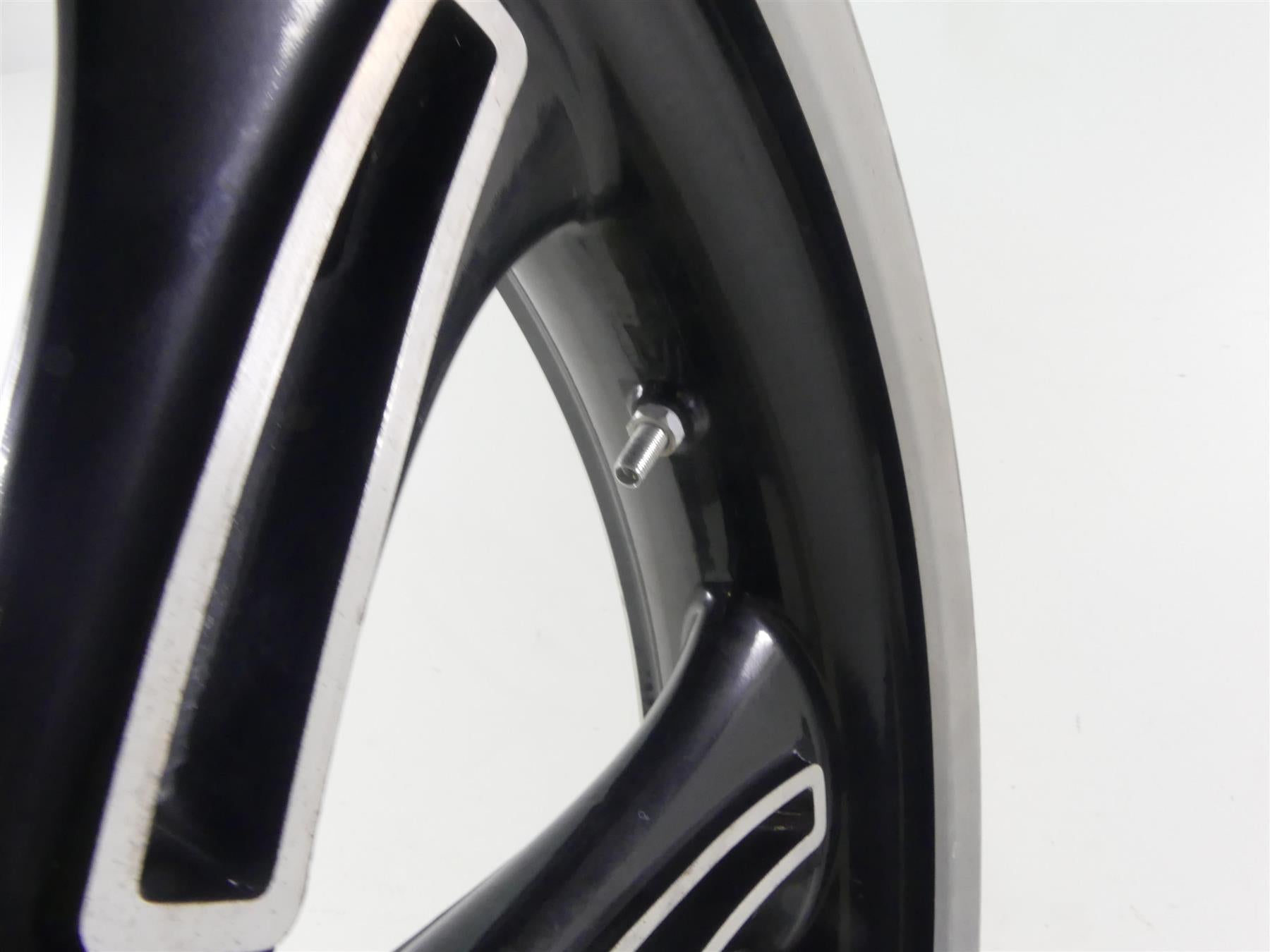 2011 Victory Vision Tour Straight Front Cast Wheel Rim 18x3.5 - Read 1521383 {{ shop.shopifyCountryName }} - Mototech271