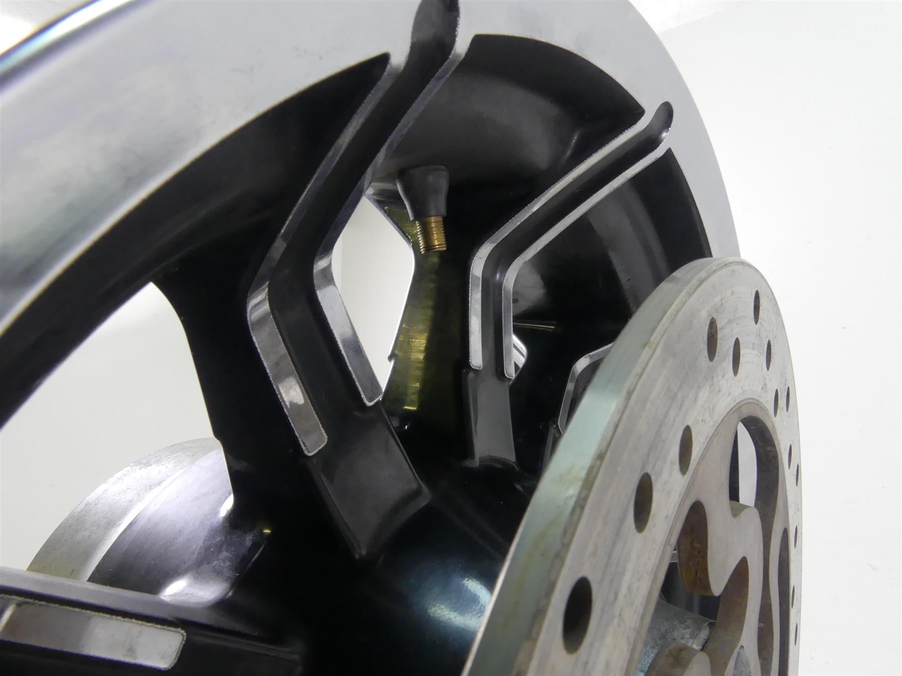 2014 Harley Touring FLHTK Electra Glide Rear Impeller 16x5 Wheel Rim 40900391 {{ shop.shopifyCountryName }} - Mototech271