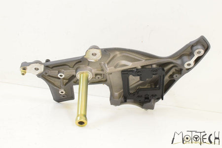 2019 Indian Scout Right Center Frame Plate Bracket 5139625-650 {{ shop.shopifyCountryName }} - Mototech271