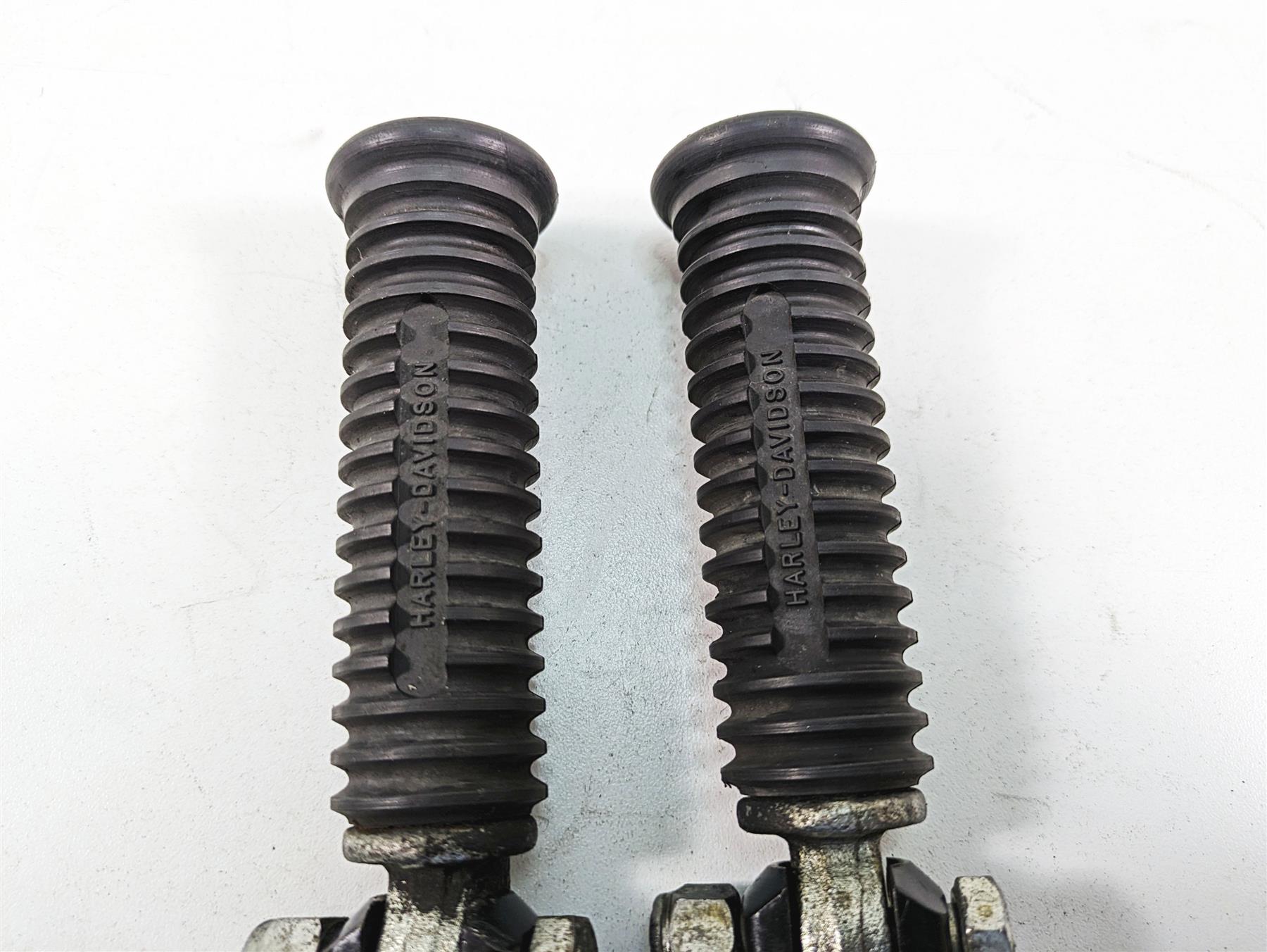 1986 Harley Sportster XLH 883 Rear Passenger Foot Peg Set 50615-83 {{ shop.shopifyCountryName }} - Mototech271