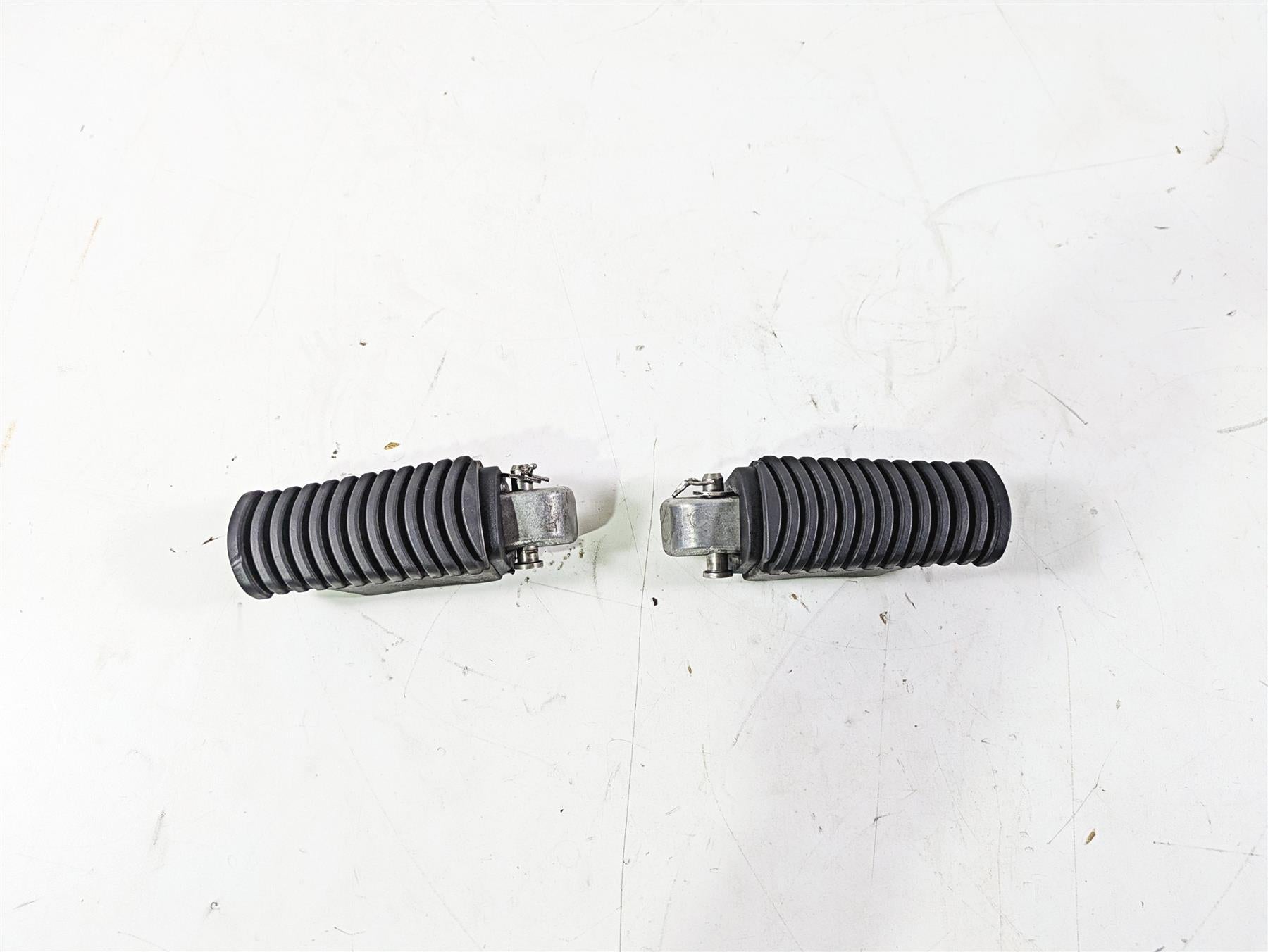 2017 BMW F800GS Adv K75 Passenger Footpeg Foot Peg Set 46717664225 {{ shop.shopifyCountryName }} - Mototech271