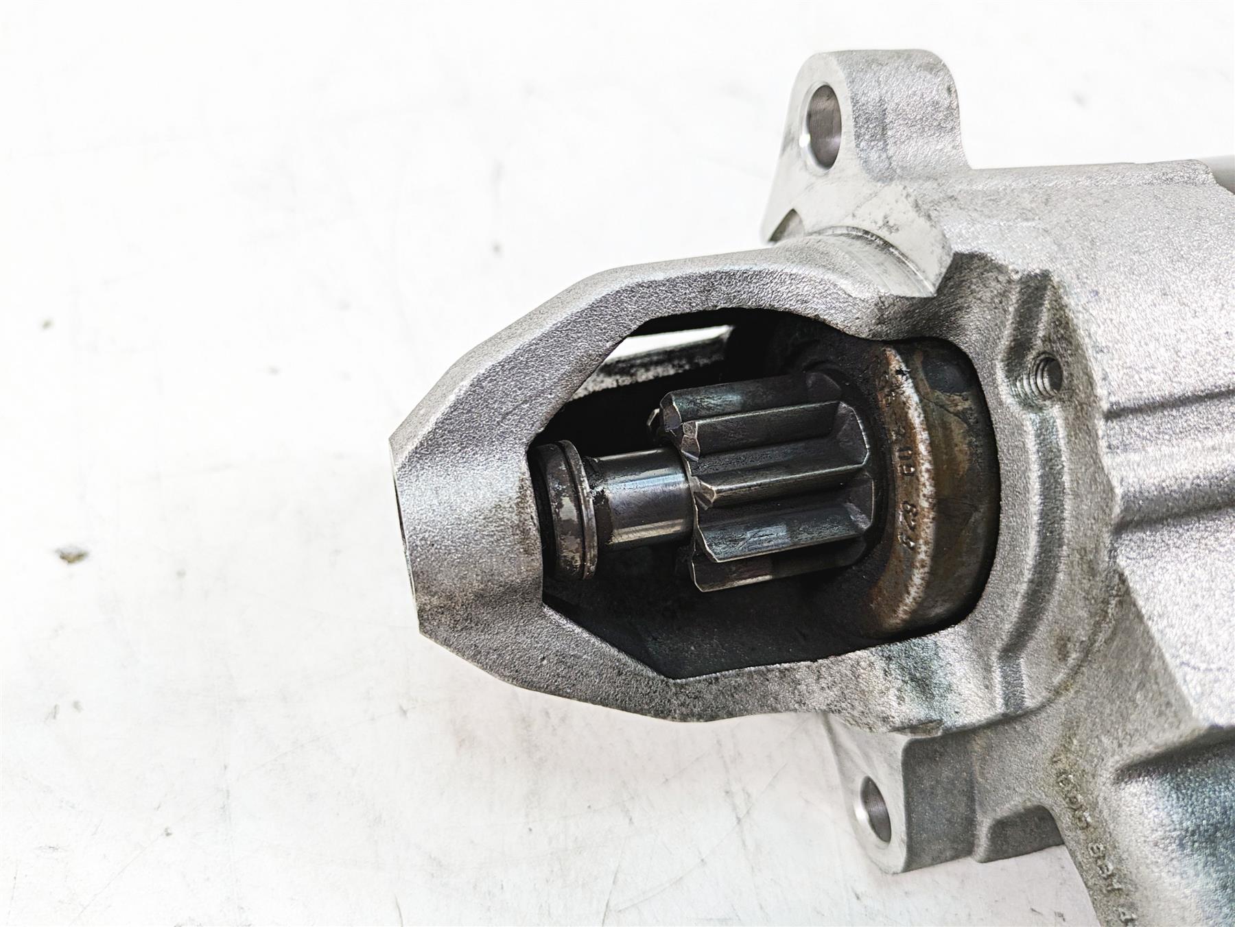 2007 BMW R1200RT K26 Bosch Engine Starter Motor & Cover 12417712231 {{ shop.shopifyCountryName }} - Mototech271