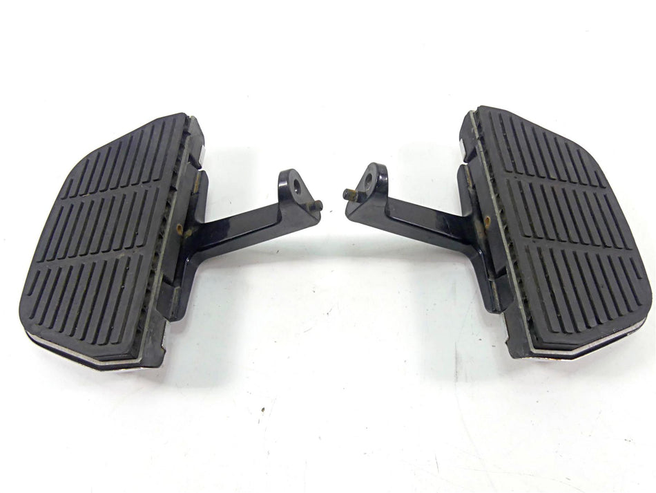 2004 Harley Touring FLHTCUI Electra Glide Passenger Floor Board Set 52719-93B {{ shop.shopifyCountryName }} - Mototech271