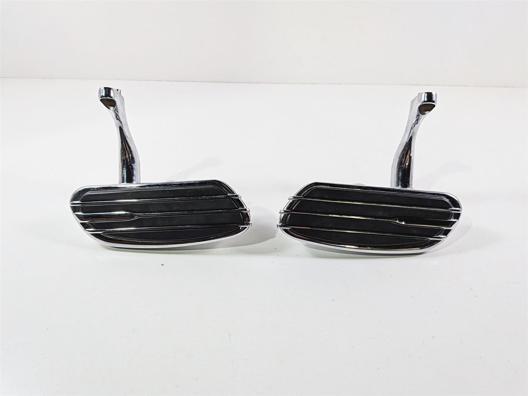 2011 Harley Touring FLHTCU CVO Electra Glide Passenger Floor Boards 50701-04-Mototech271