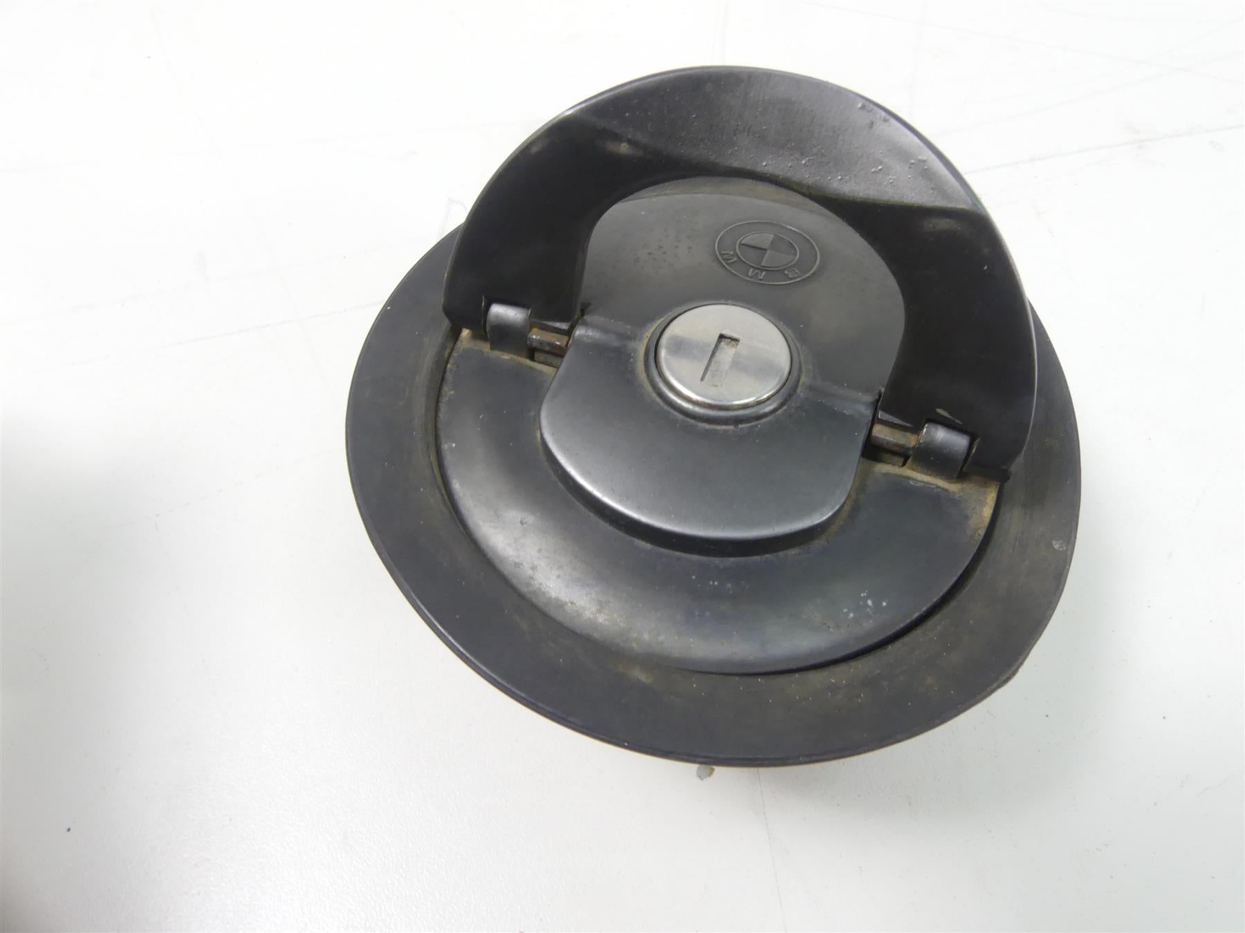 1978 BMW R100 S (2474) Ignition Switch Key Lock Fuel Gas Tank Lid 51251243273 {{ shop.shopifyCountryName }} - Mototech271