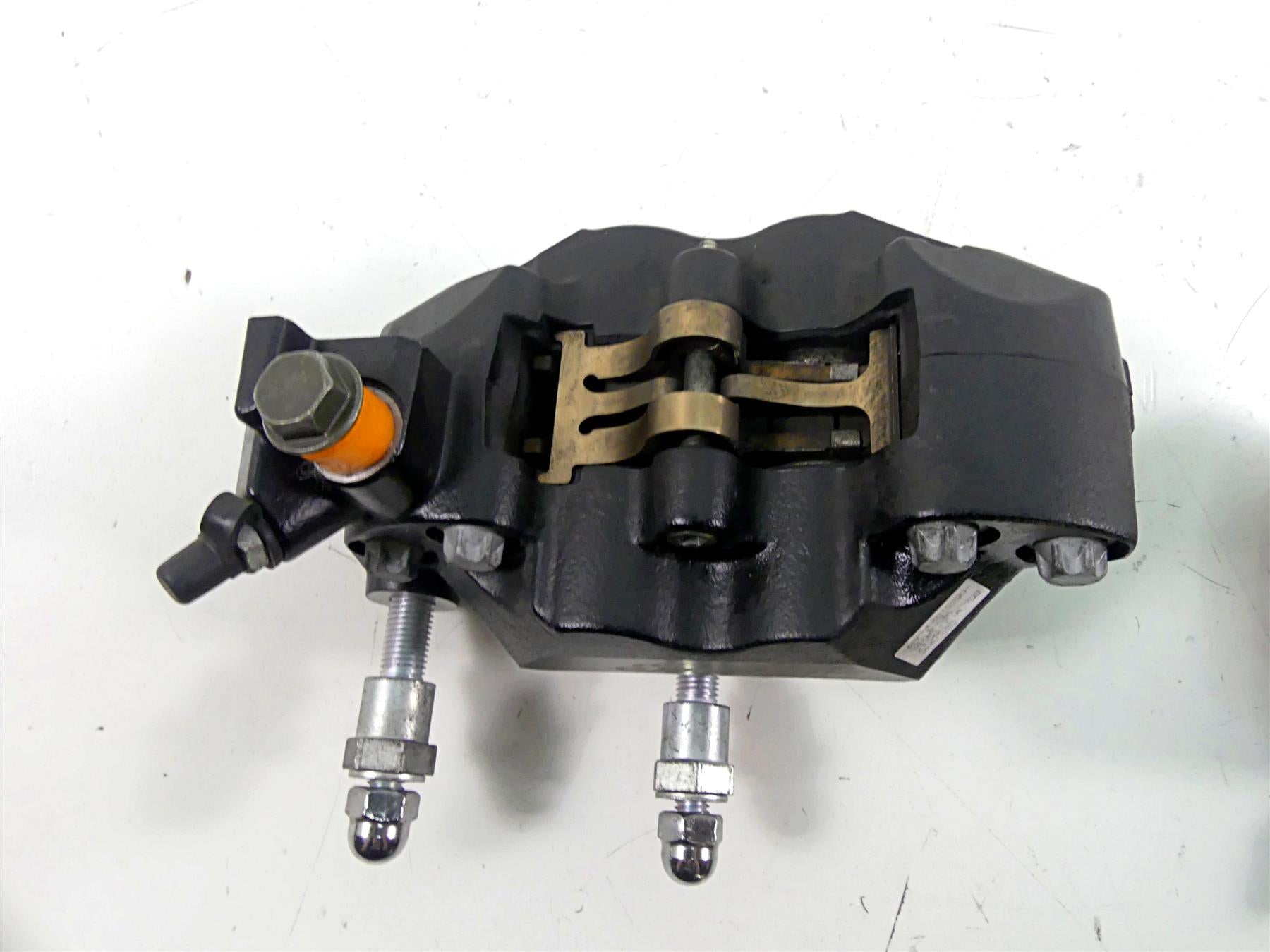 2019 Indian Chieftain Classic Front Brake Caliper Set 1912390 1912391 {{ shop.shopifyCountryName }} - Mototech271