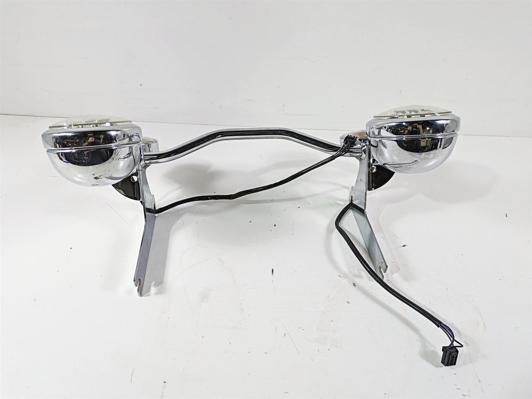 2008 Harley Touring FLHTCU E-Glide 105TH Front Blinker Spot Light Bar 68712-94A {{ shop.shopifyCountryName }} - Mototech271