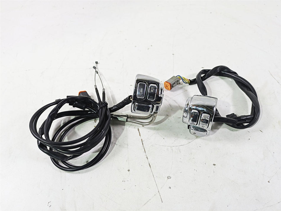 2004 Harley Softail FLSTF Fat Boy Nice Chrome Hand Control Switch Set 71682-06 {{ shop.shopifyCountryName }} - Mototech271