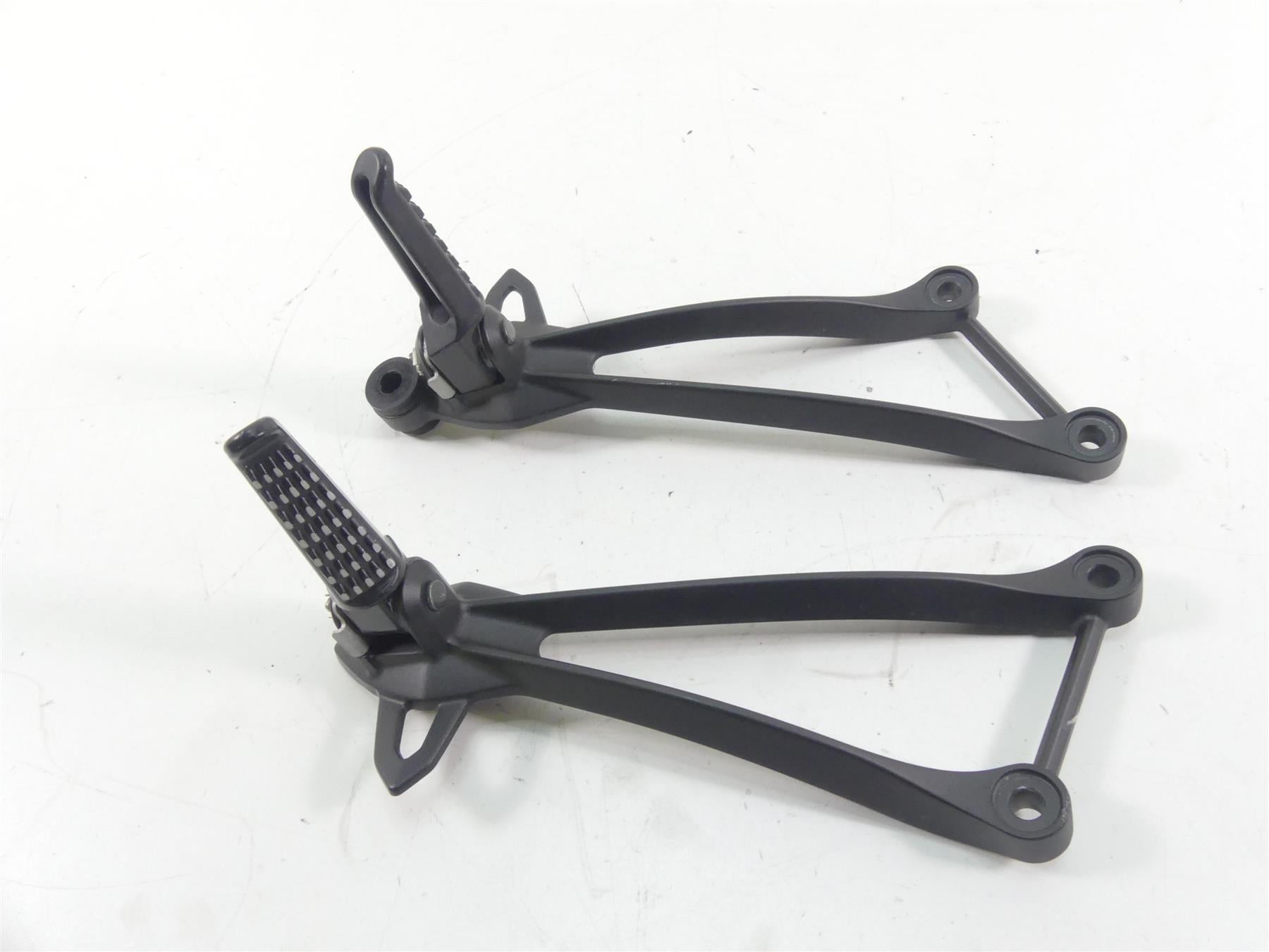 2013 Kawasaki ZX636 ZX6R Ninja Passenger Footpeg Foot Peg Set 35063-0444-18R {{ shop.shopifyCountryName }} - Mototech271