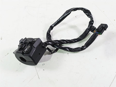 2024 Kawasaki ZX6R ZX636 Ninja Left Hand Turn Signal Control Switch 46091-0624 {{ shop.shopifyCountryName }} - Mototech271