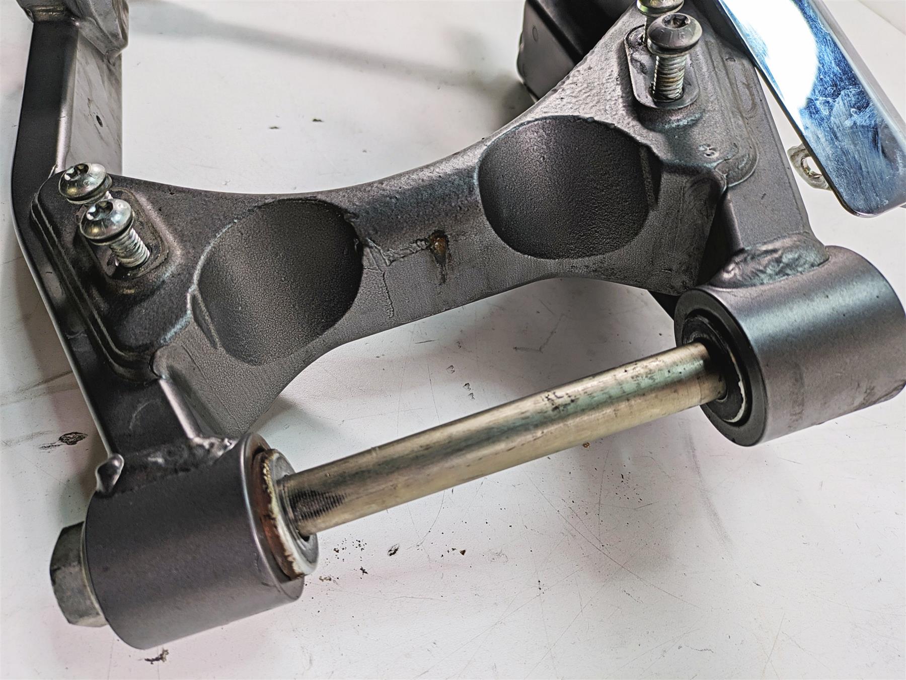 2009 Harley Dyna FXDFSE CVO Fat Bob Rear Swingarm Swing Arm + 1" Axle 48656-09B {{ shop.shopifyCountryName }} - Mototech271