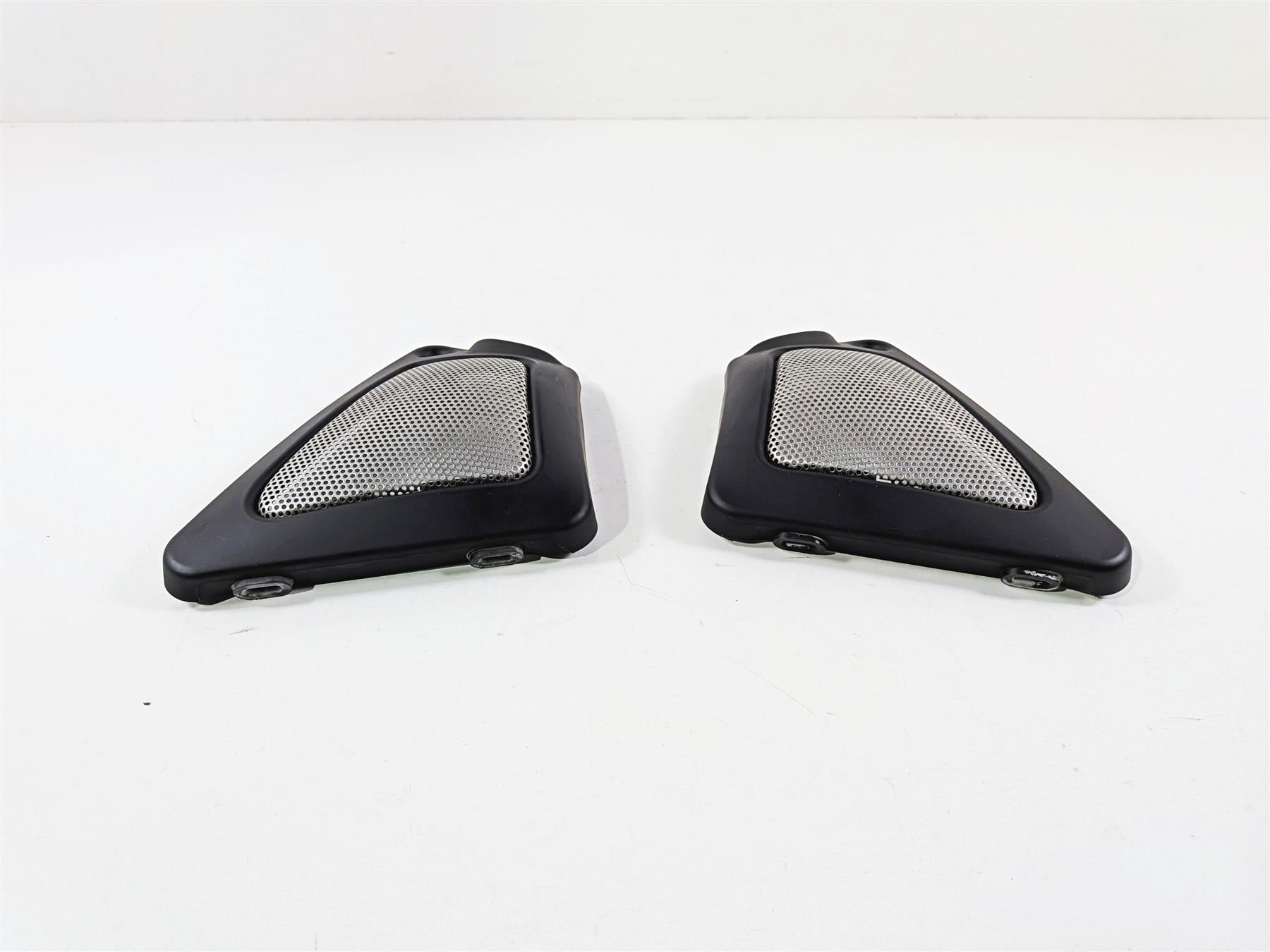 2011 Harley VRSCDX Night Rod Neck Cover Fairing Set 66297-07 66298-07 {{ shop.shopifyCountryName }} - Mototech271