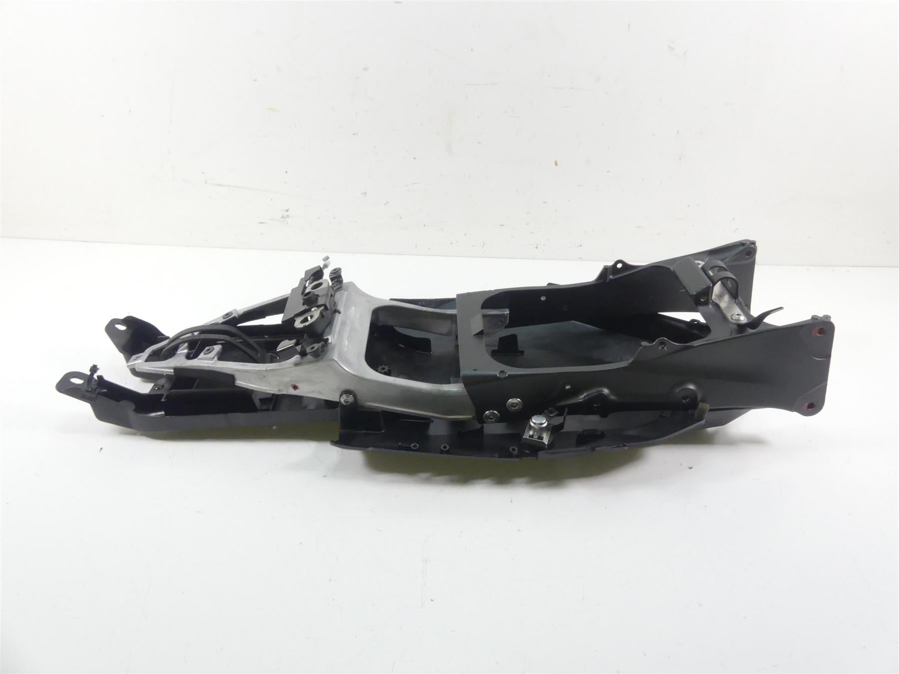 2013 Kawasaki ZX636 ZX6R Ninja Subframe Sub Frame + Inner Fender 32160-0398 {{ shop.shopifyCountryName }} - Mototech271