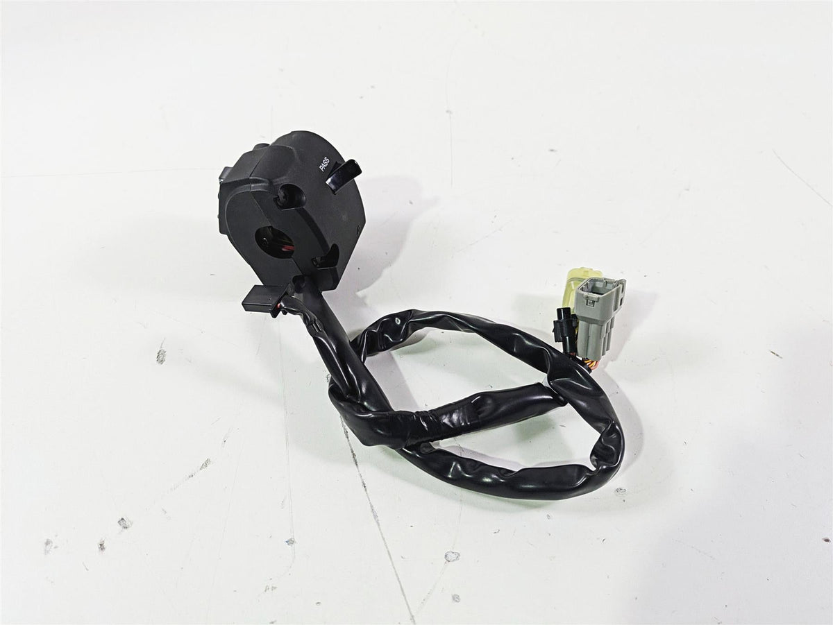 2022 Kawasaki ZR900RS Cafe Left Hand Turn Signal Light Control Switch 46091-0618 {{ shop.shopifyCountryName }} - Mototech271