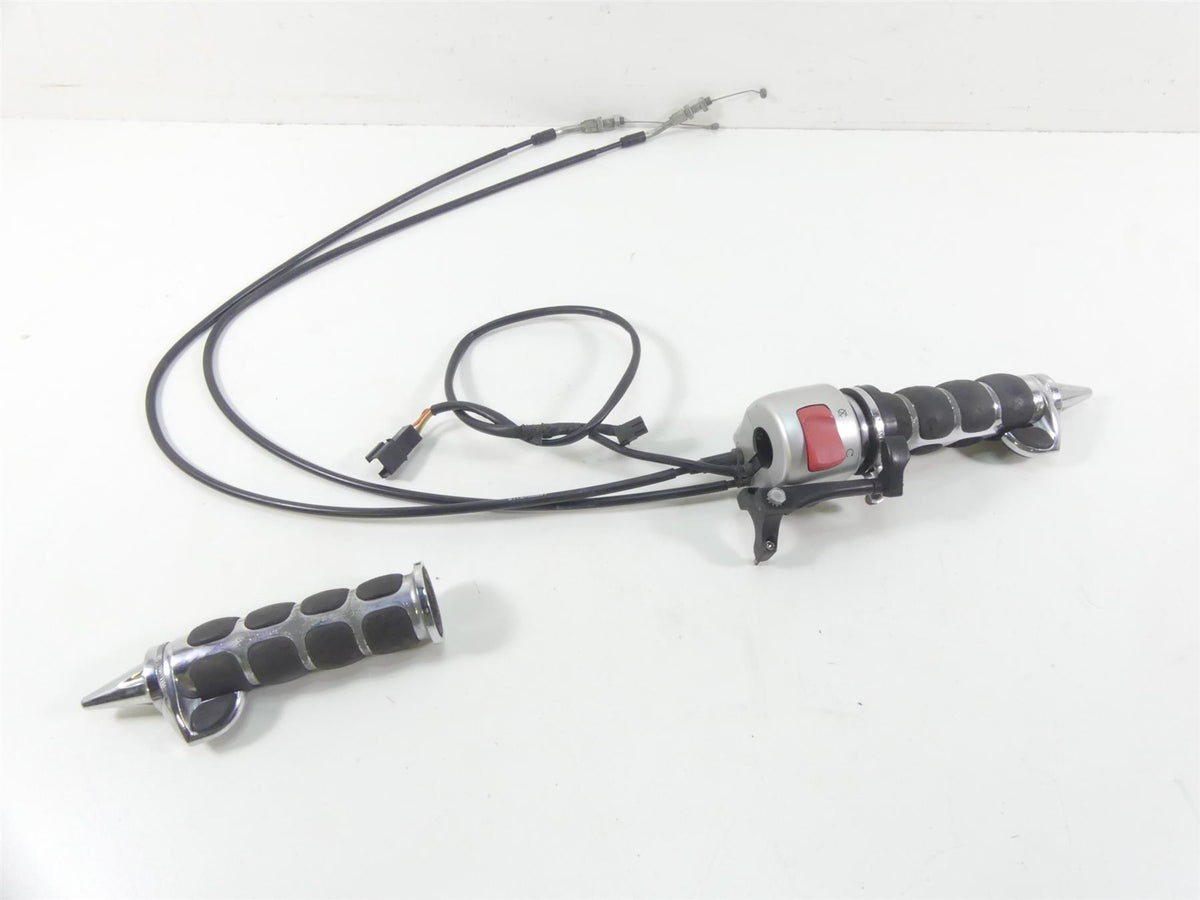 2007 Suzuki M109R VZR1800 Boulevard Right Control Switch Throttle 37200-48GA1 {{ shop.shopifyCountryName }} - Mototech271