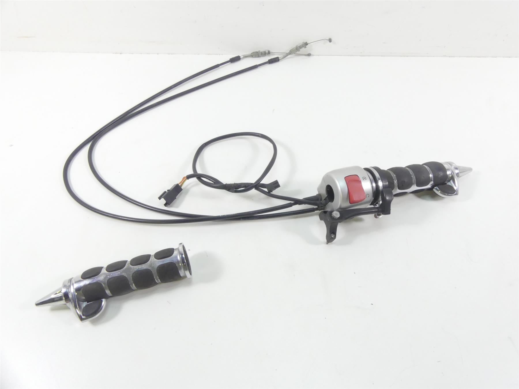 2007 Suzuki M109R VZR1800 Boulevard Right Control Switch Throttle 37200-48GA1 {{ shop.shopifyCountryName }} - Mototech271