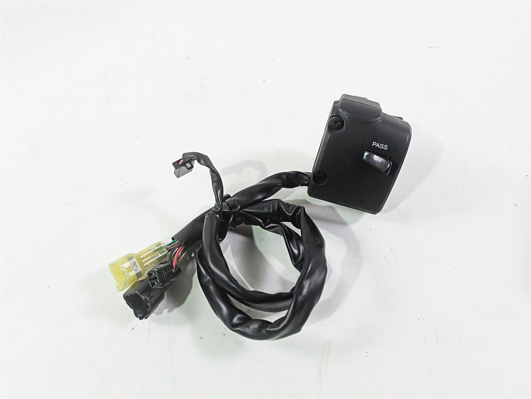2020 Kawasaki ZX6R ZX636 Ninja Left Hand Control Switch 46091-0420