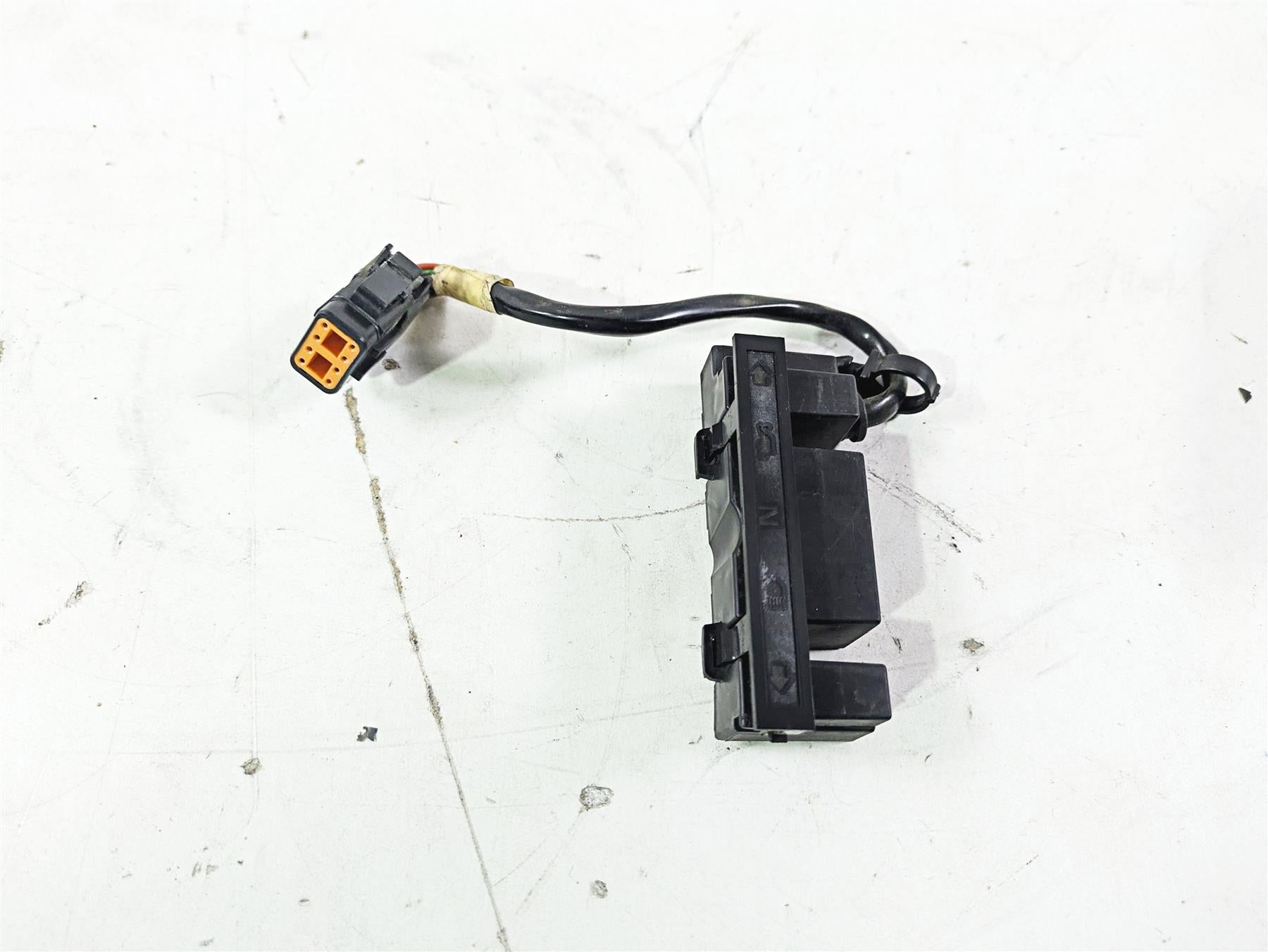 2004 Harley Softail FLSTF Fat Boy Instrument Indicator Lights 68113-99C {{ shop.shopifyCountryName }} - Mototech271