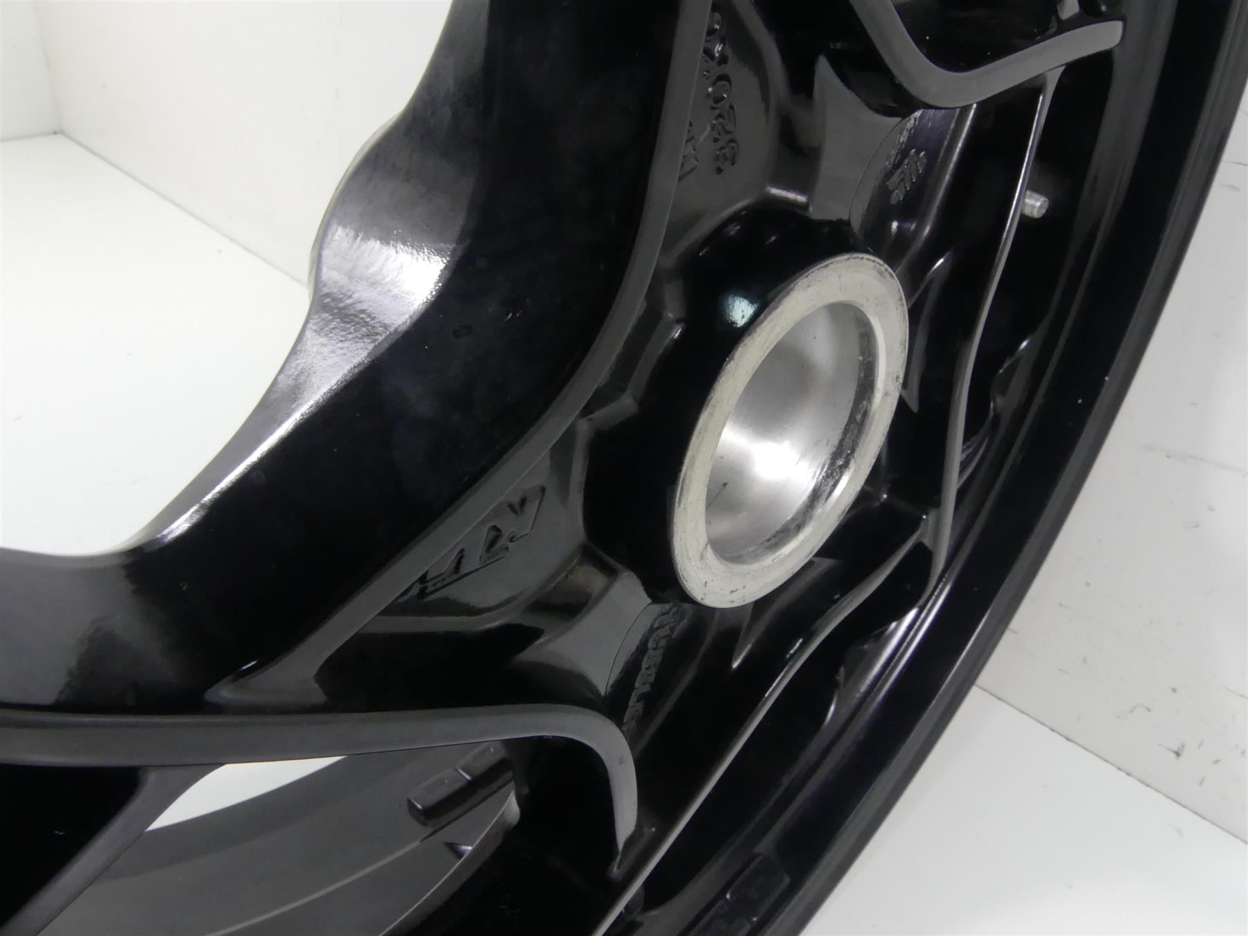 2016 KTM 1290 Superduke R Straight Rear Wheel Rim 17x6 6141010104430 {{ shop.shopifyCountryName }} - Mototech271
