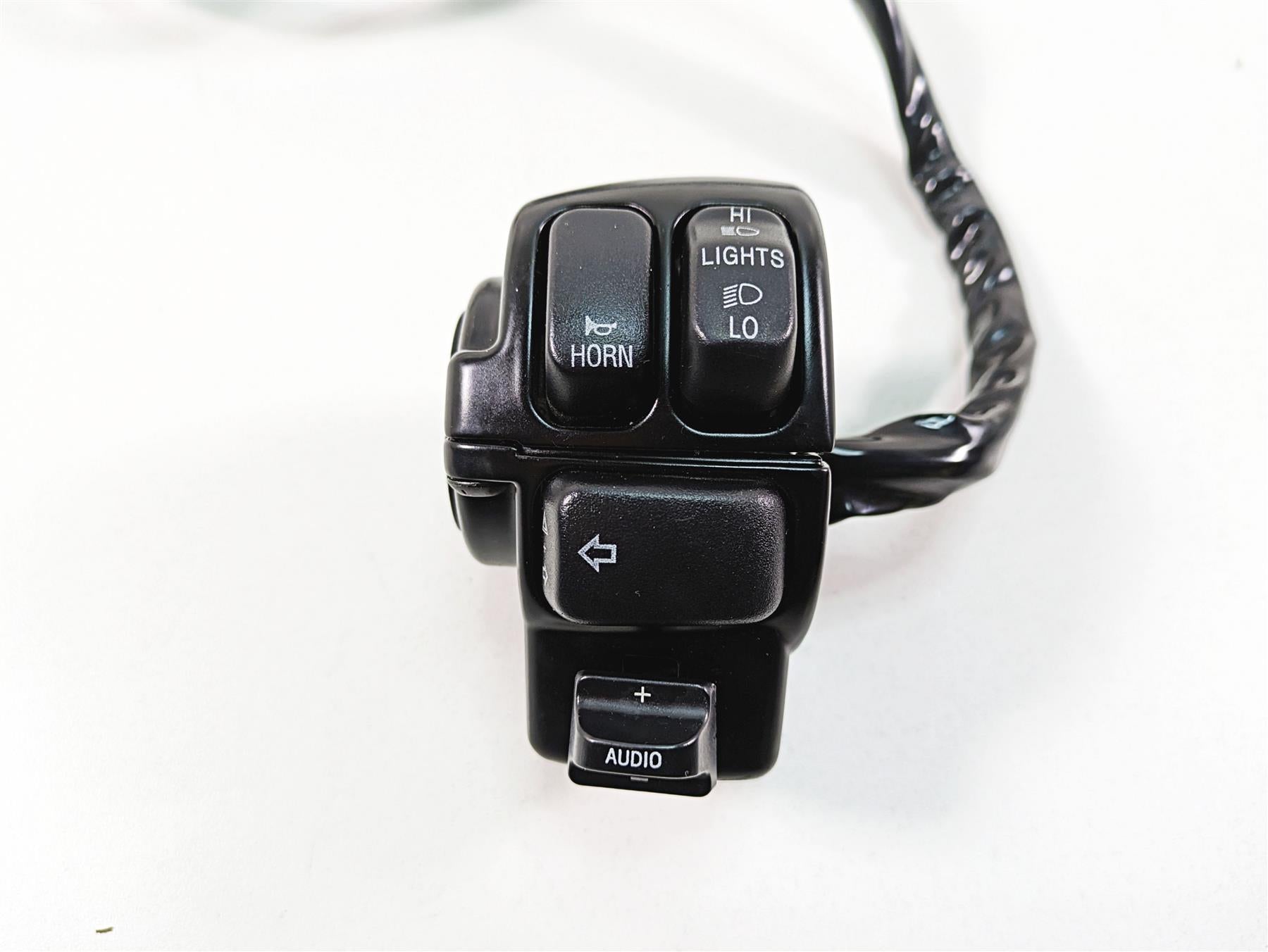 2013 Harley Touring FLHX Street Glide Left Hand Control Switch 71682-06A - Read {{ shop.shopifyCountryName }} - Mototech271