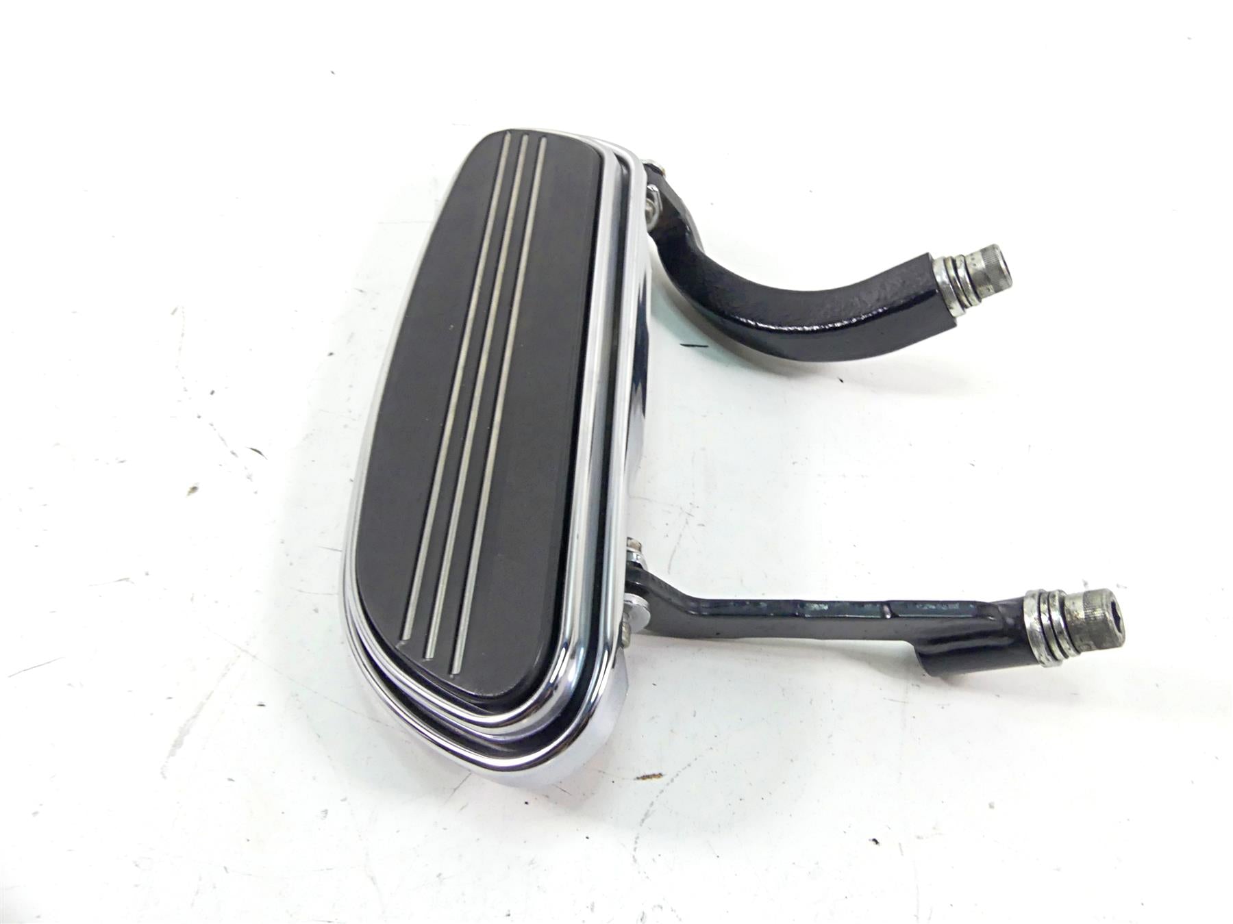 2008 Harley Touring FLHX Street Glide Right Front Floor Board Footrest 50683-04 {{ shop.shopifyCountryName }} - Mototech271
