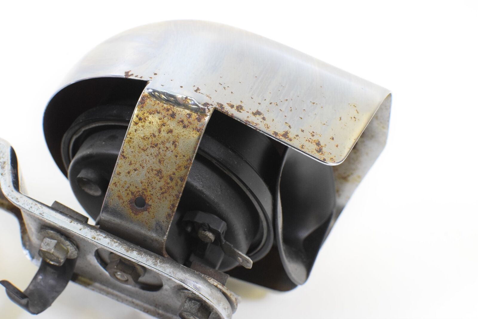 2000 Harley Touring FLHTCUI Electra Glide Horn With Chrome Cover 61300478A {{ shop.shopifyCountryName }} - Mototech271
