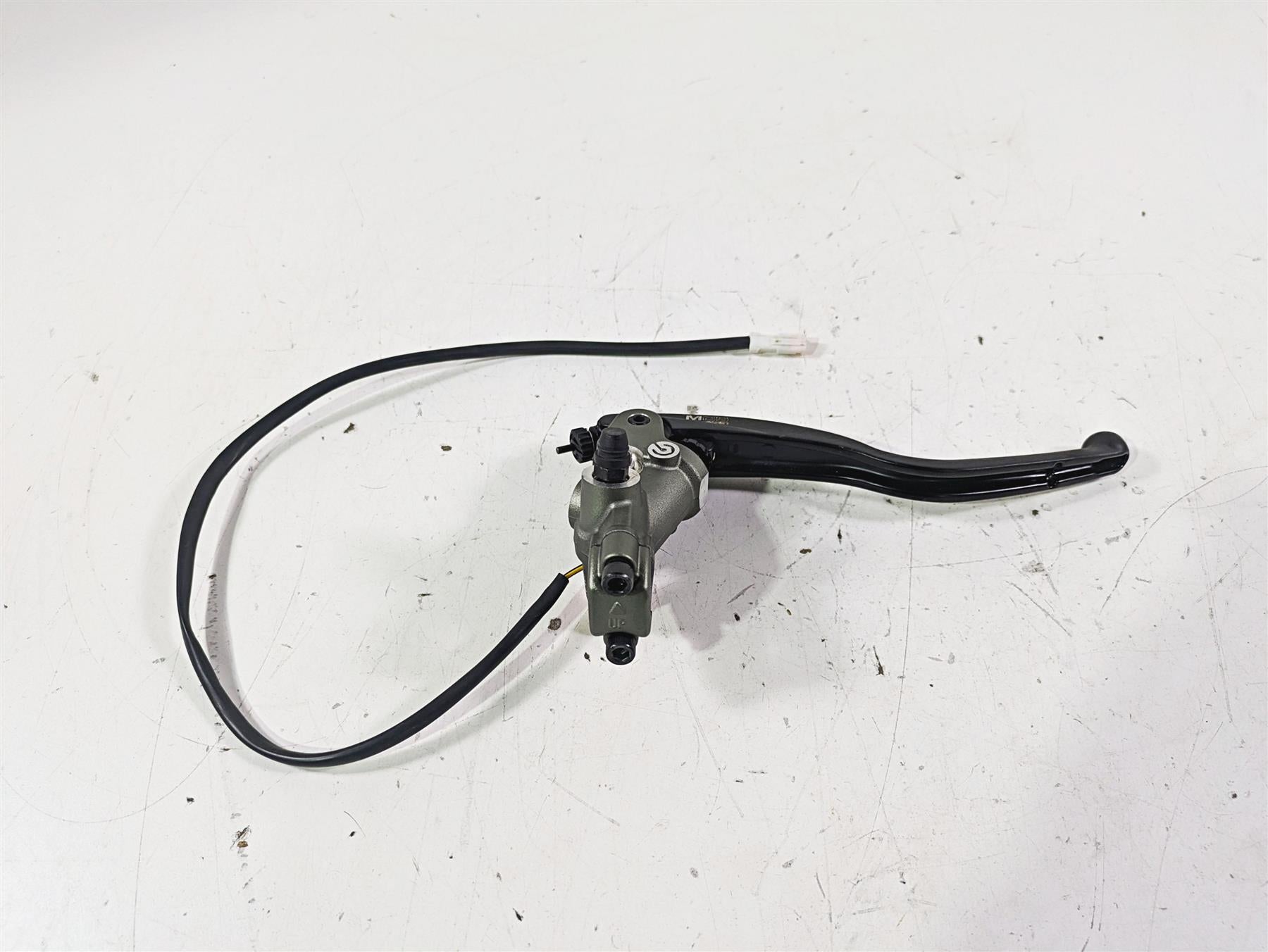2023 Triumph Street Triple 765 RS Front Radial Brake Master Cylinder T2024898 {{ shop.shopifyCountryName }} - Mototech271