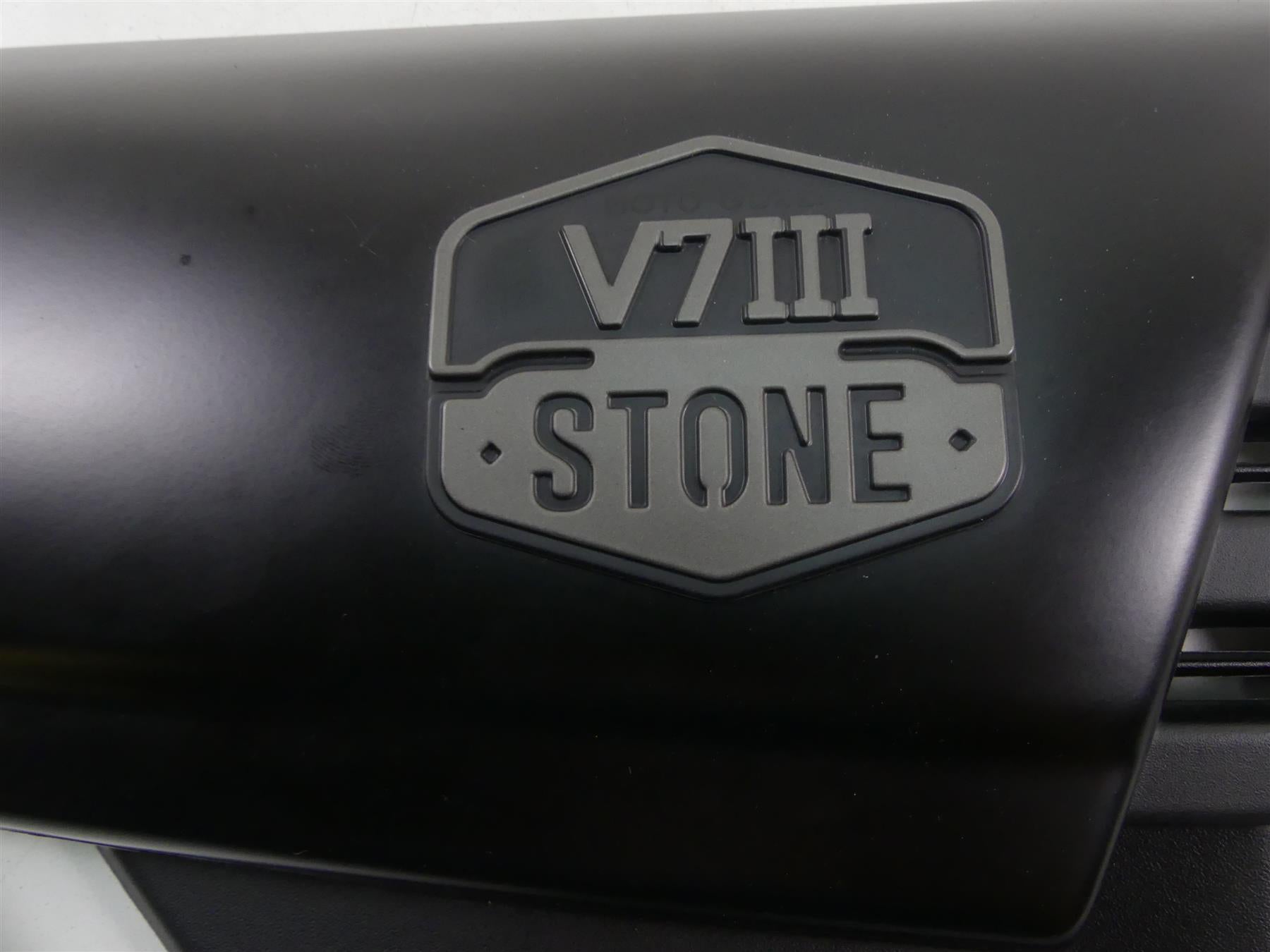 2019 Moto Guzzi V7 III Stone 750 Left Right Side Cover Fairing 2B003499 2B003498 {{ shop.shopifyCountryName }} - Mototech271